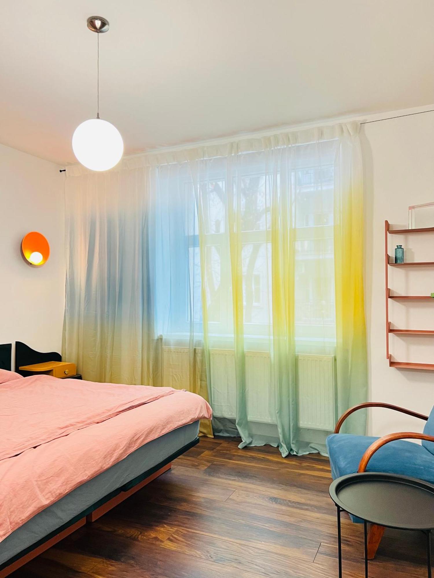 Timeless Old Centre With 2 Bathrooms And Balcony *