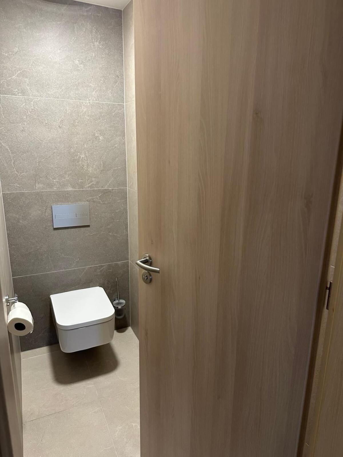 2 In Downtown,free Parking,late Check-out,big Balcony Bratislava