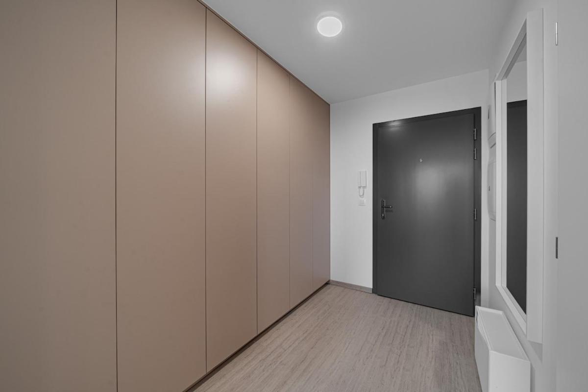 Apartment Pri Letisku,spojenie Do Centra Bratislava