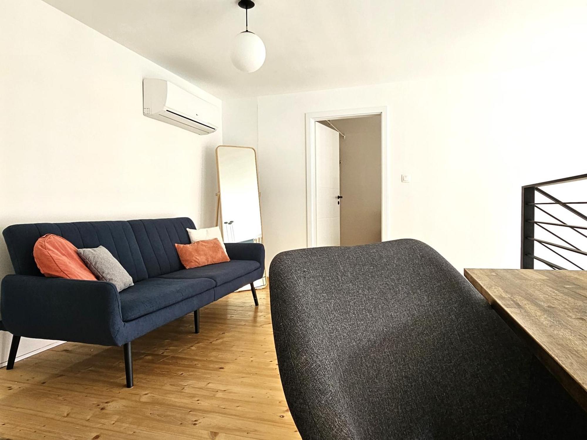 Apartment Spacious Modern Loft, 2 Bedrooms, 95m2, Free Parking *