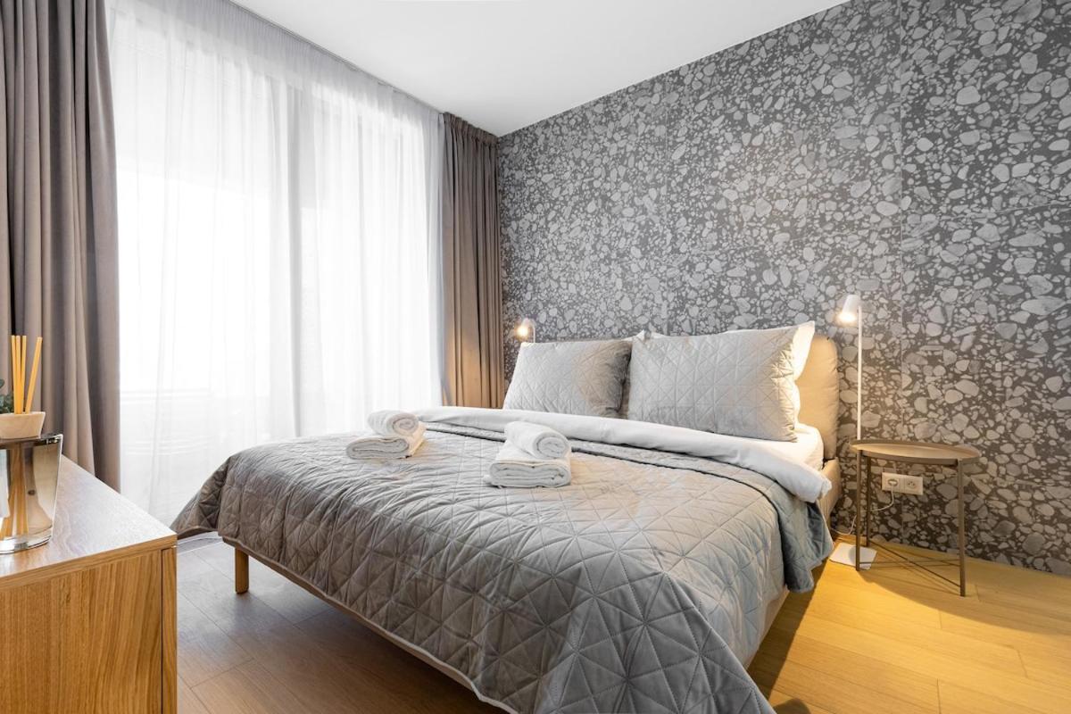 Apartment Stylish Haven Skypark