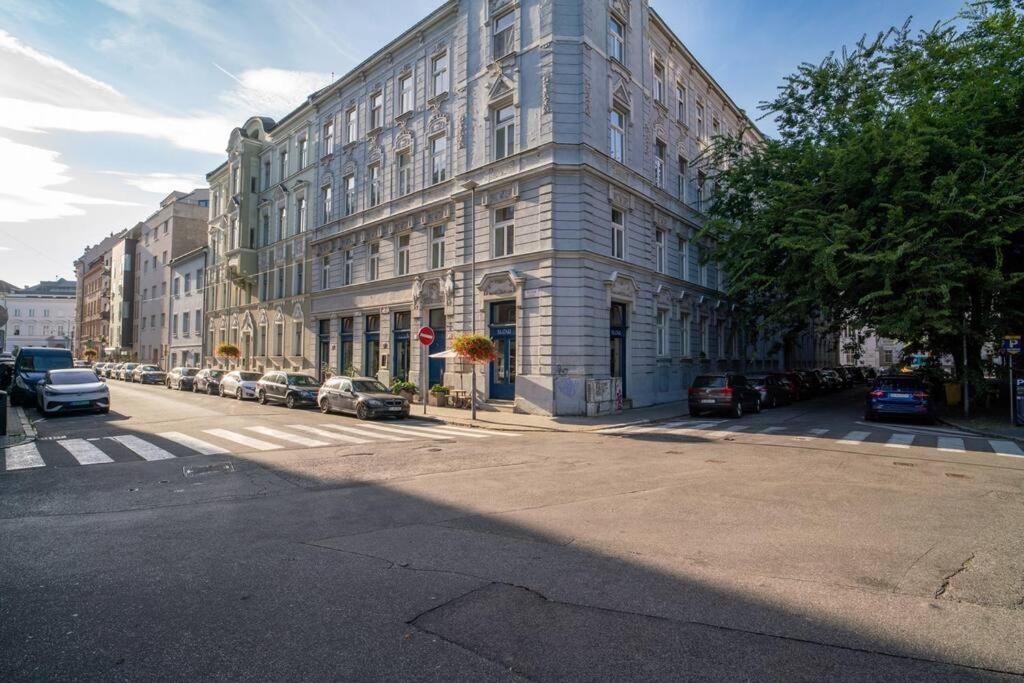 Sukromny Staromestsky V Uzasnej Lokalite/cozy Old-town In A Great Neighborhood Apartment *
