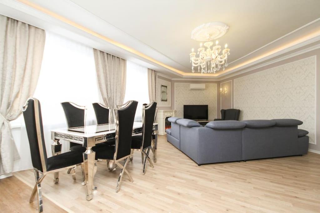 Deluxe Nivy Apartment