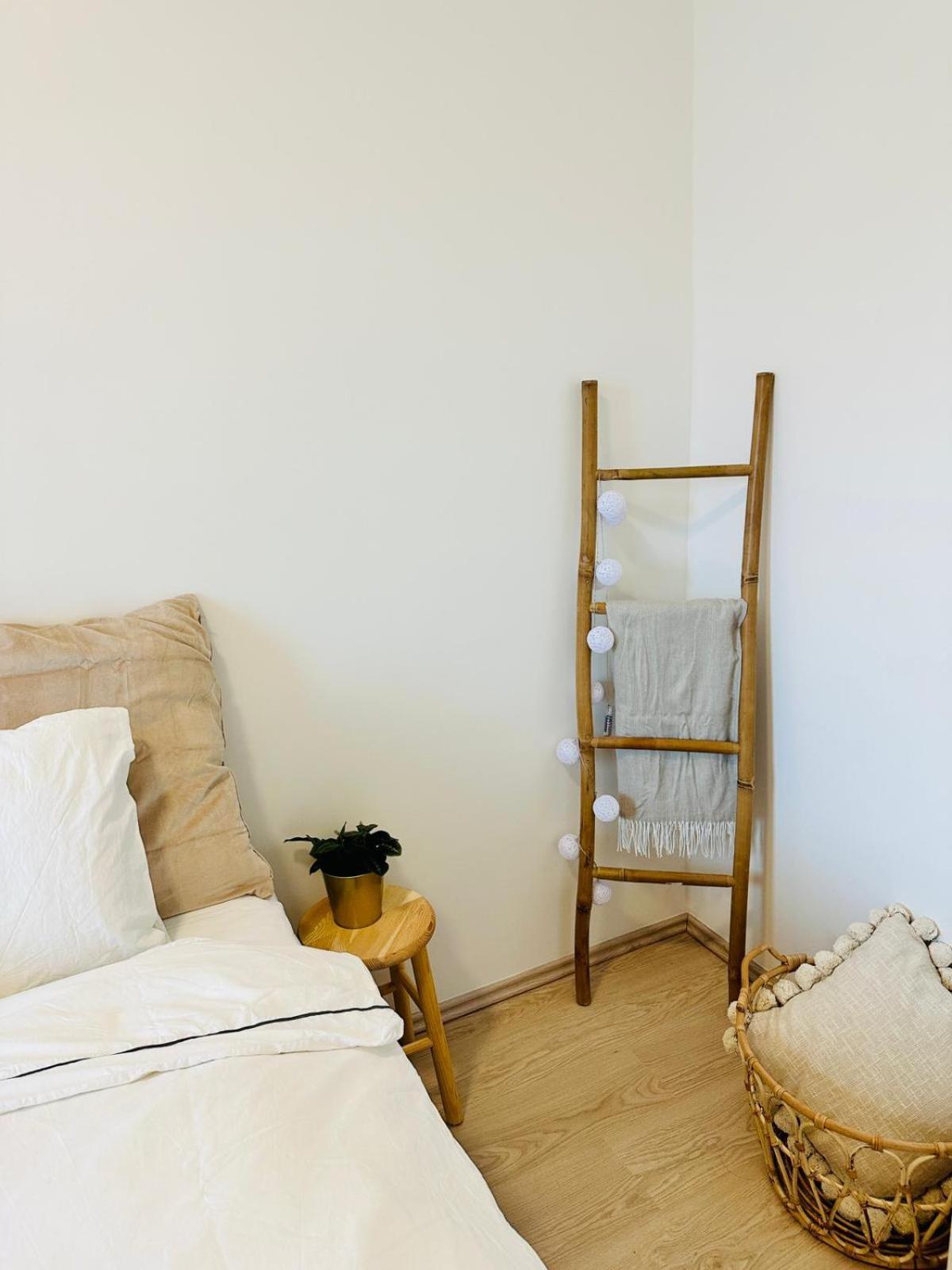 Apartment Cozy And Unique Near Train Station