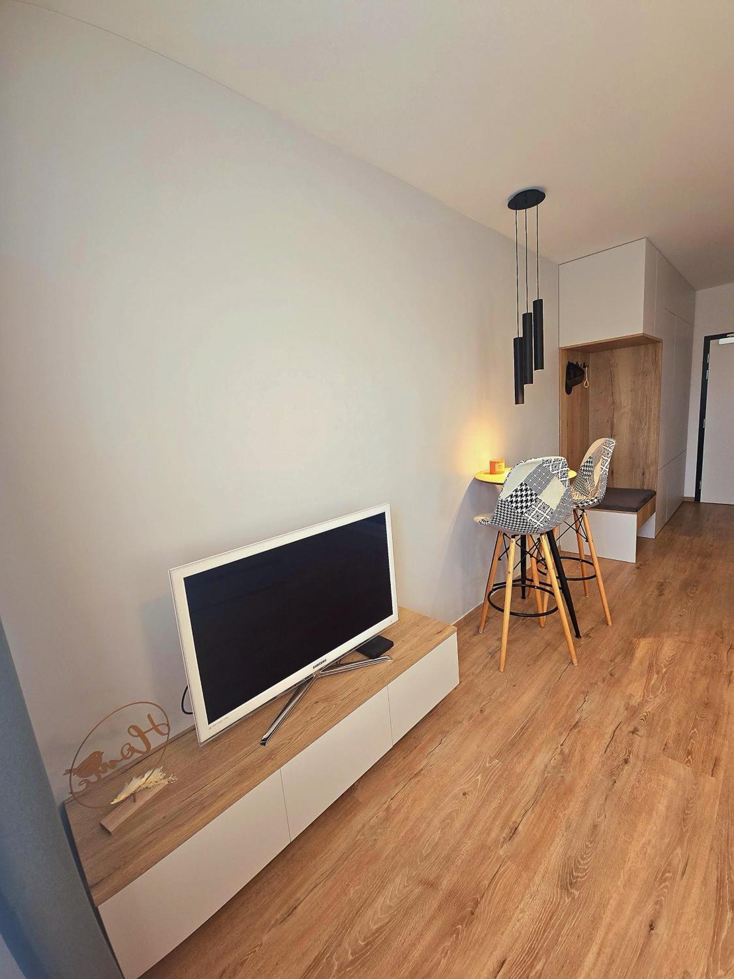 Apartment Like Home, Coffee Or Tea & Parking Free *