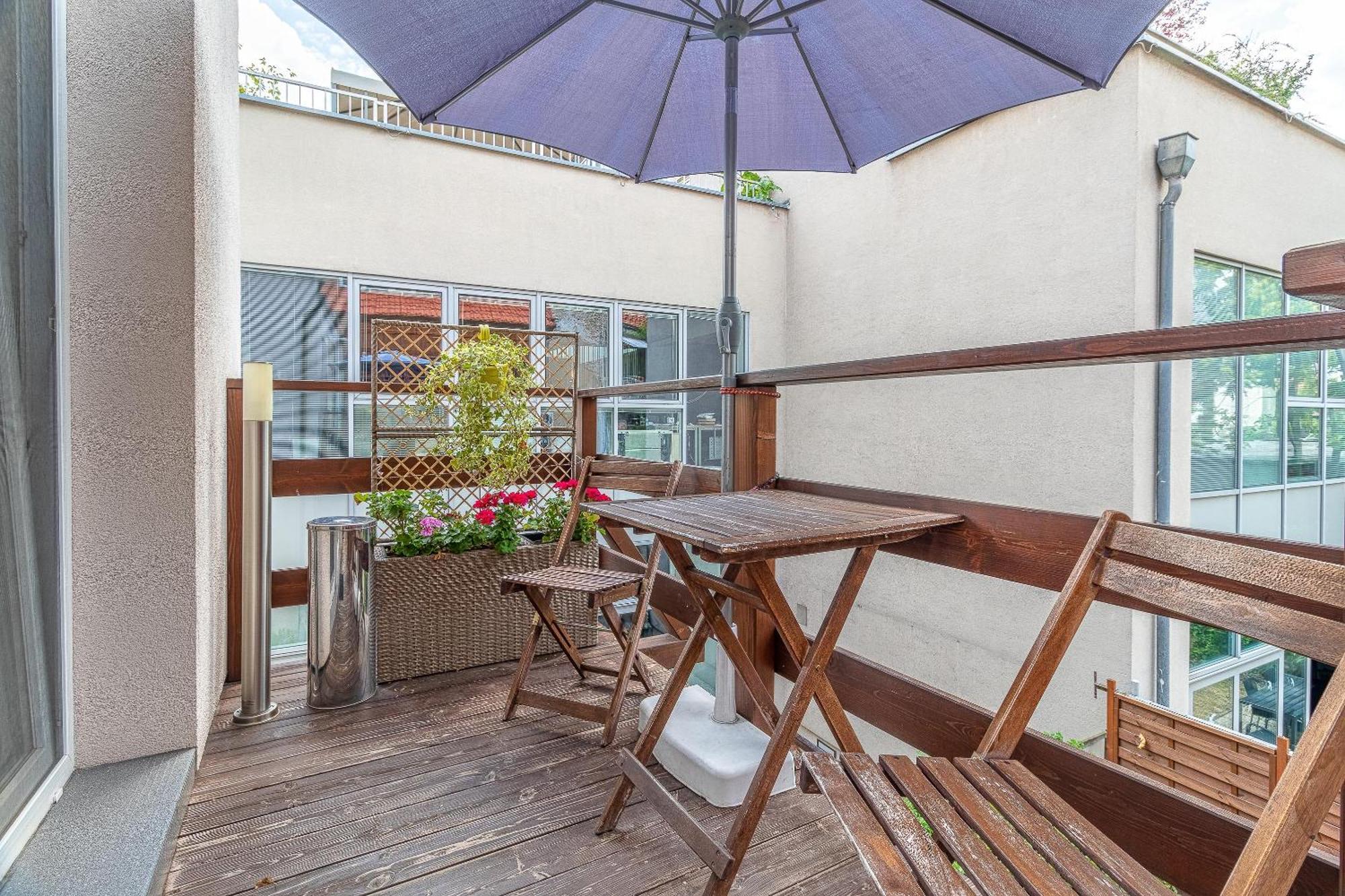 Apartment Jonas - Great Location Near Center *