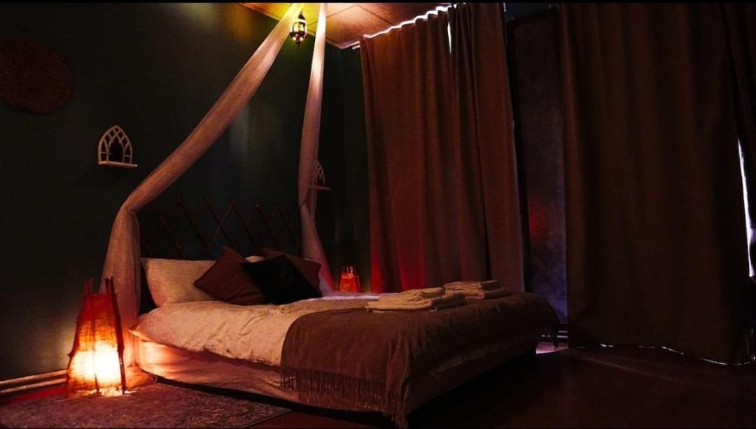Atlas With Shared Bathroom