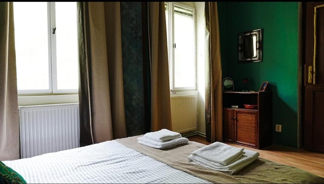 Privatunterkunft Atlas With Shared Bathroom Pressburg