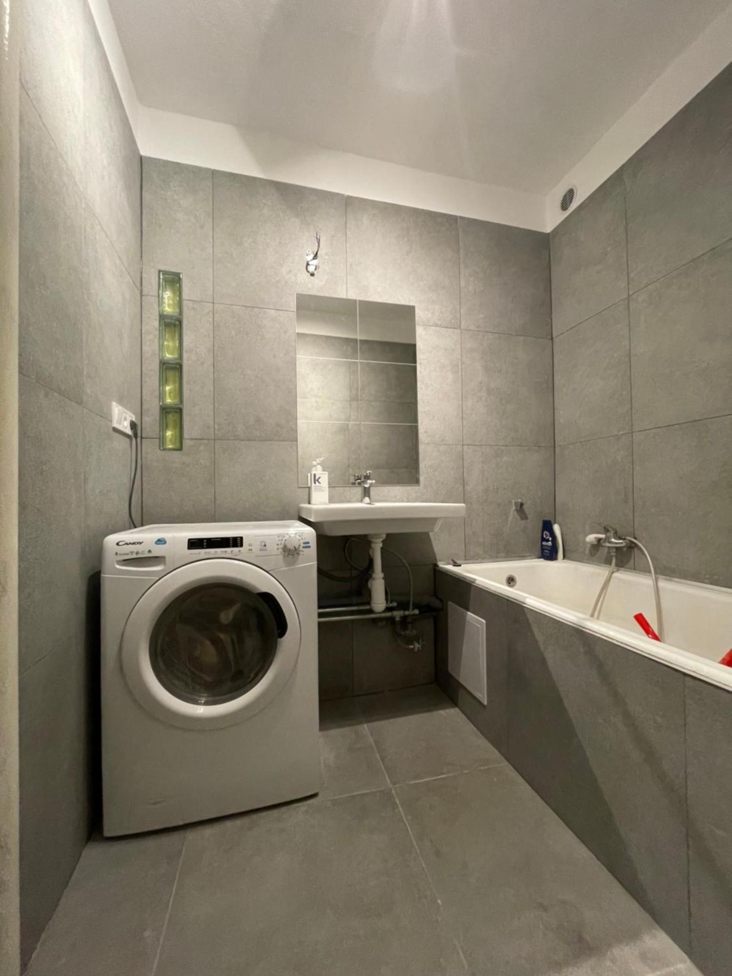 Authentic Self Check-in In Vibrant Ruzinov Area, Komarnicka 42, * Bratislava