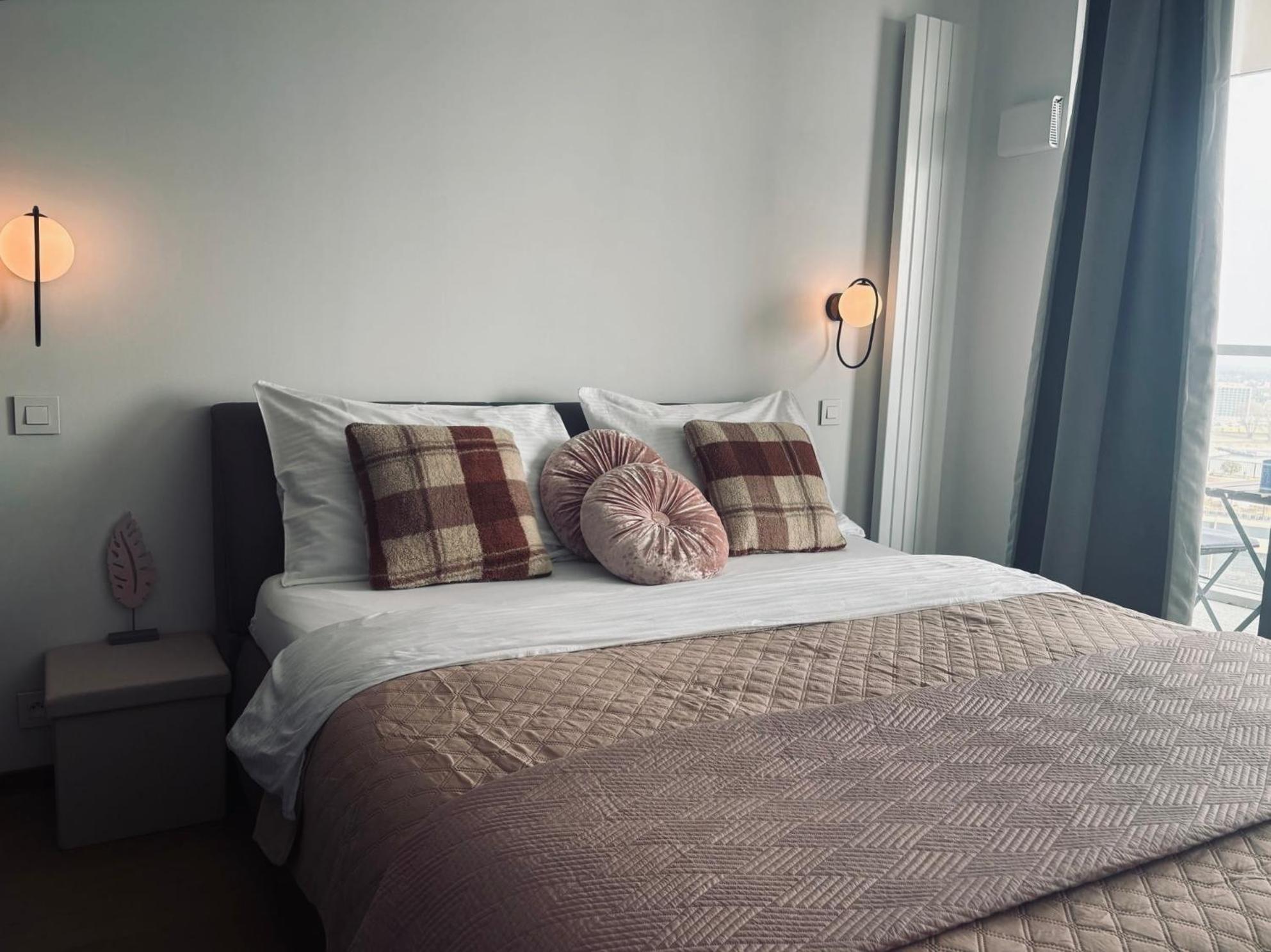 Euroveagreyluxury Apartment *