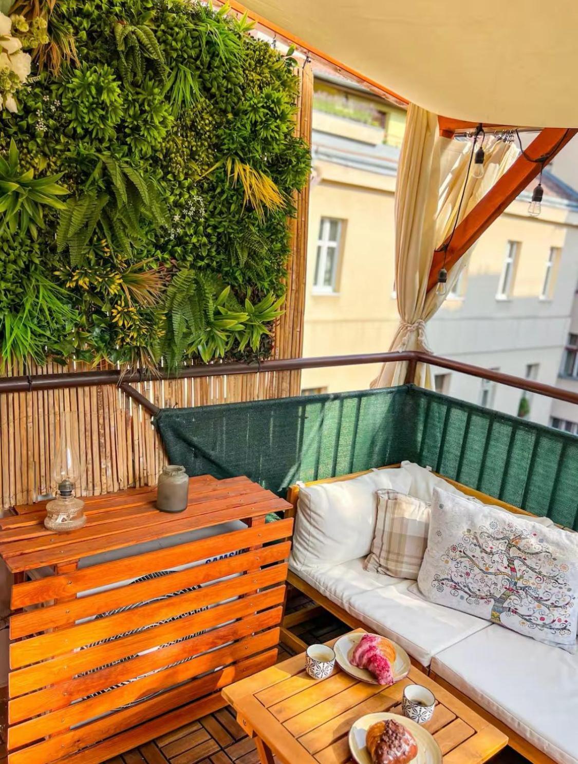 Pilot Otto Smik Apartment