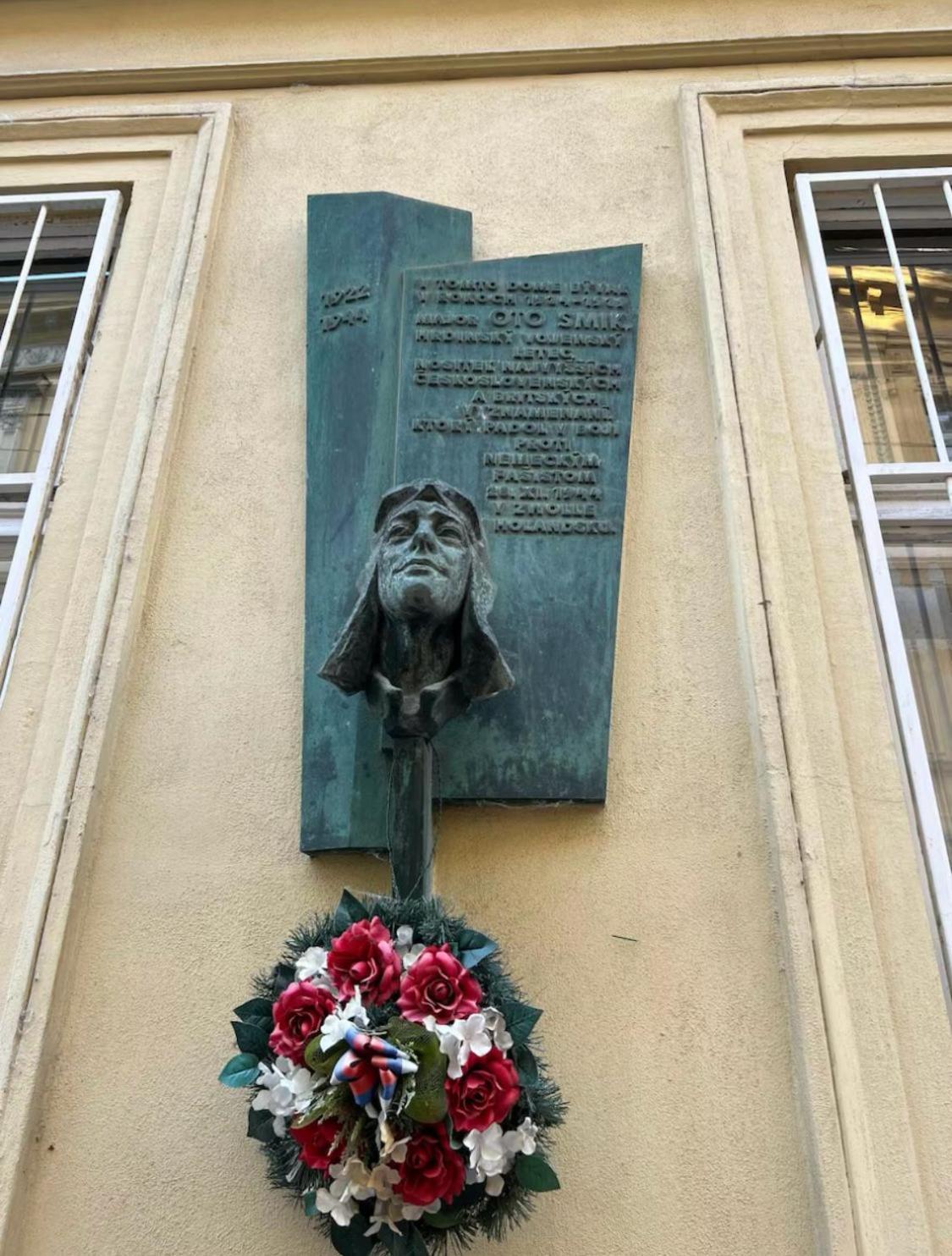Pilot Otto Smik * Bratislava