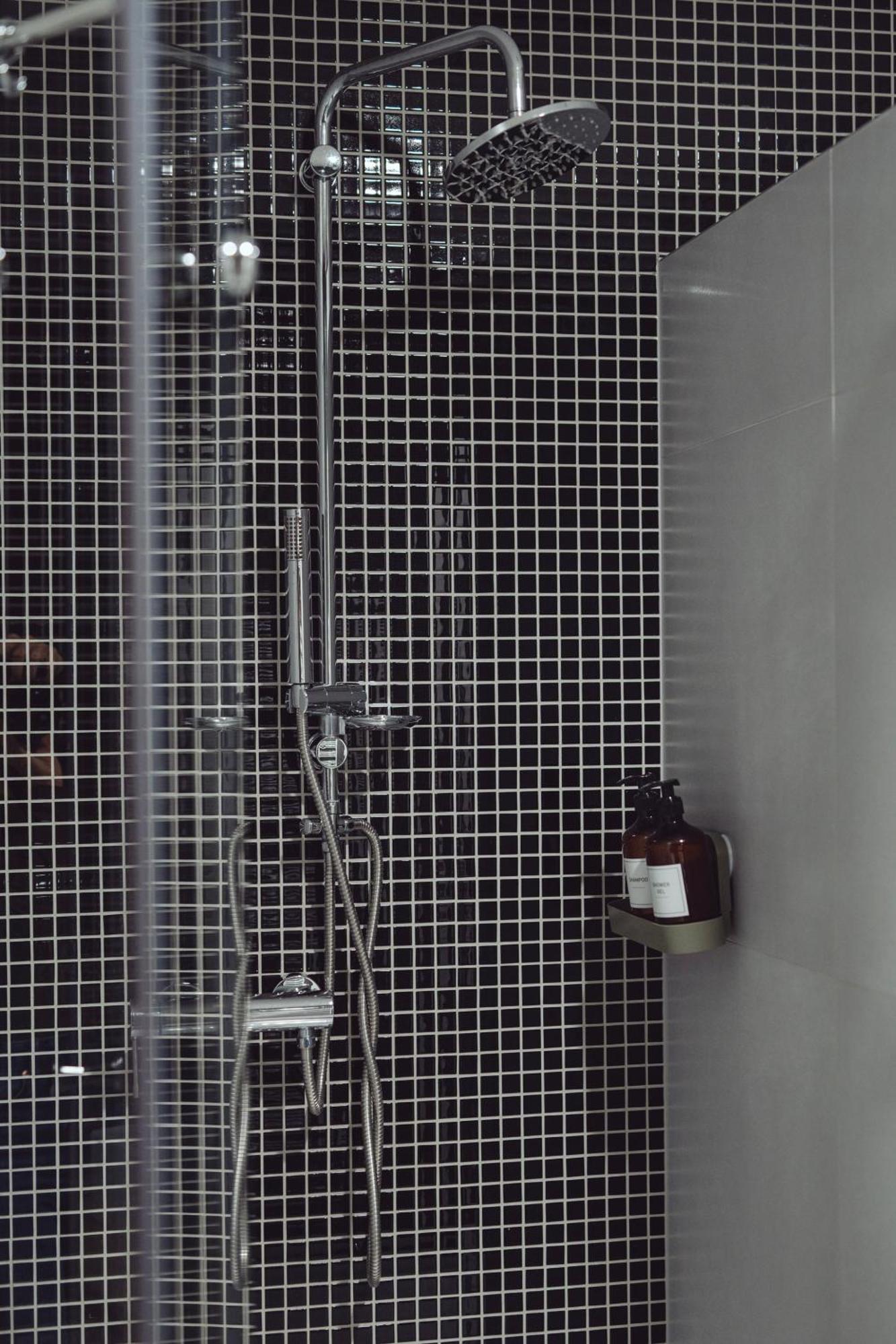 Premium Loft ǀ Ac, 2 Bedrooms, Free Parking Apartment