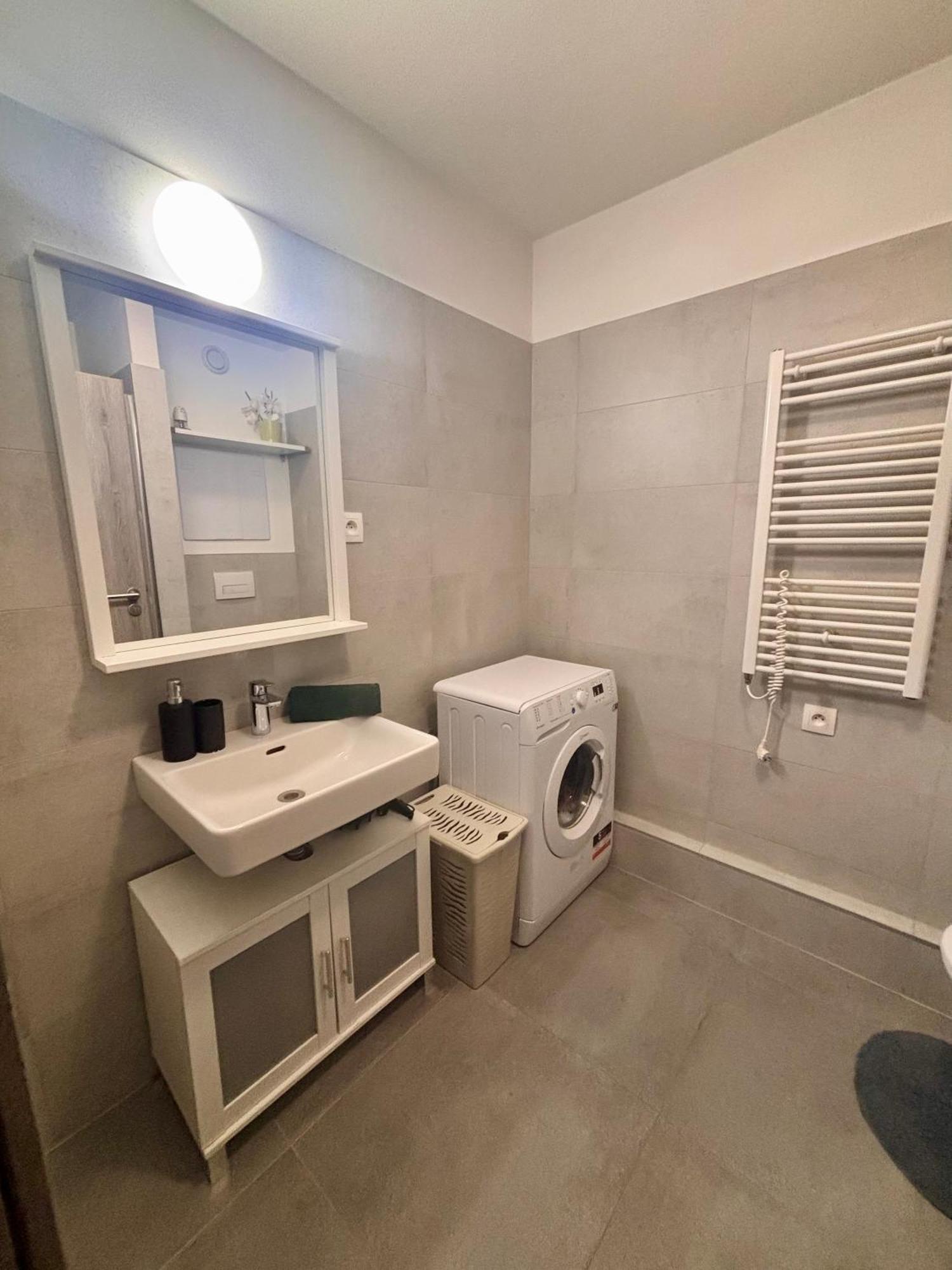New Apt, Parking In Garage In Matador Resident