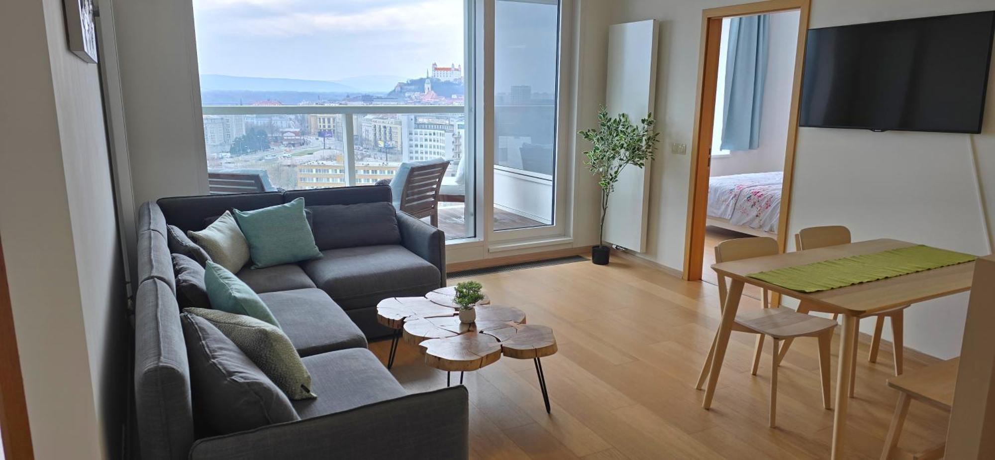 Castle View Sky, 3 Rooms, 1 Loggia, Free Parking Apartment Bratislava