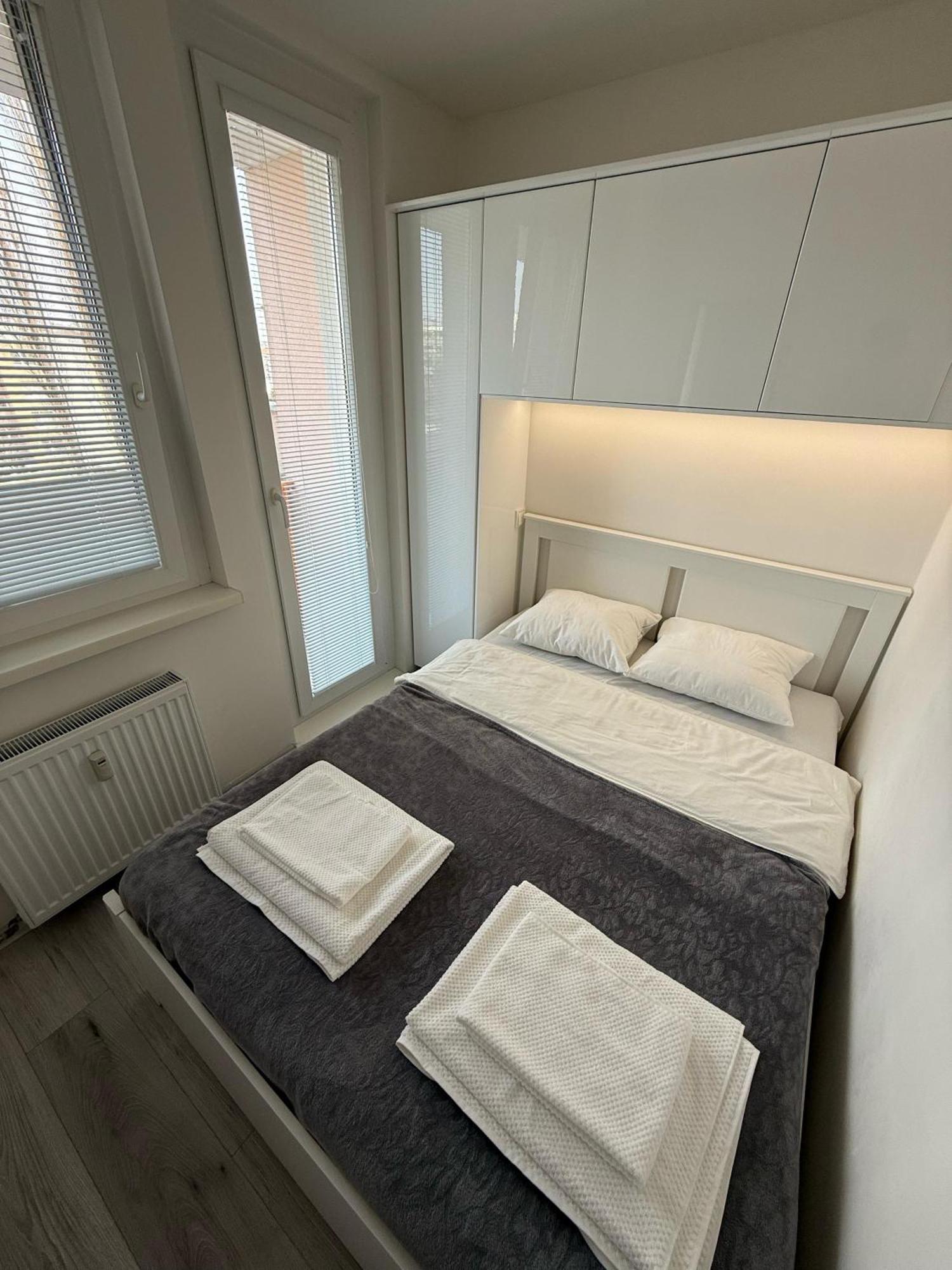 Apartment Modern Near Center With Easy Transport Access Bratislava