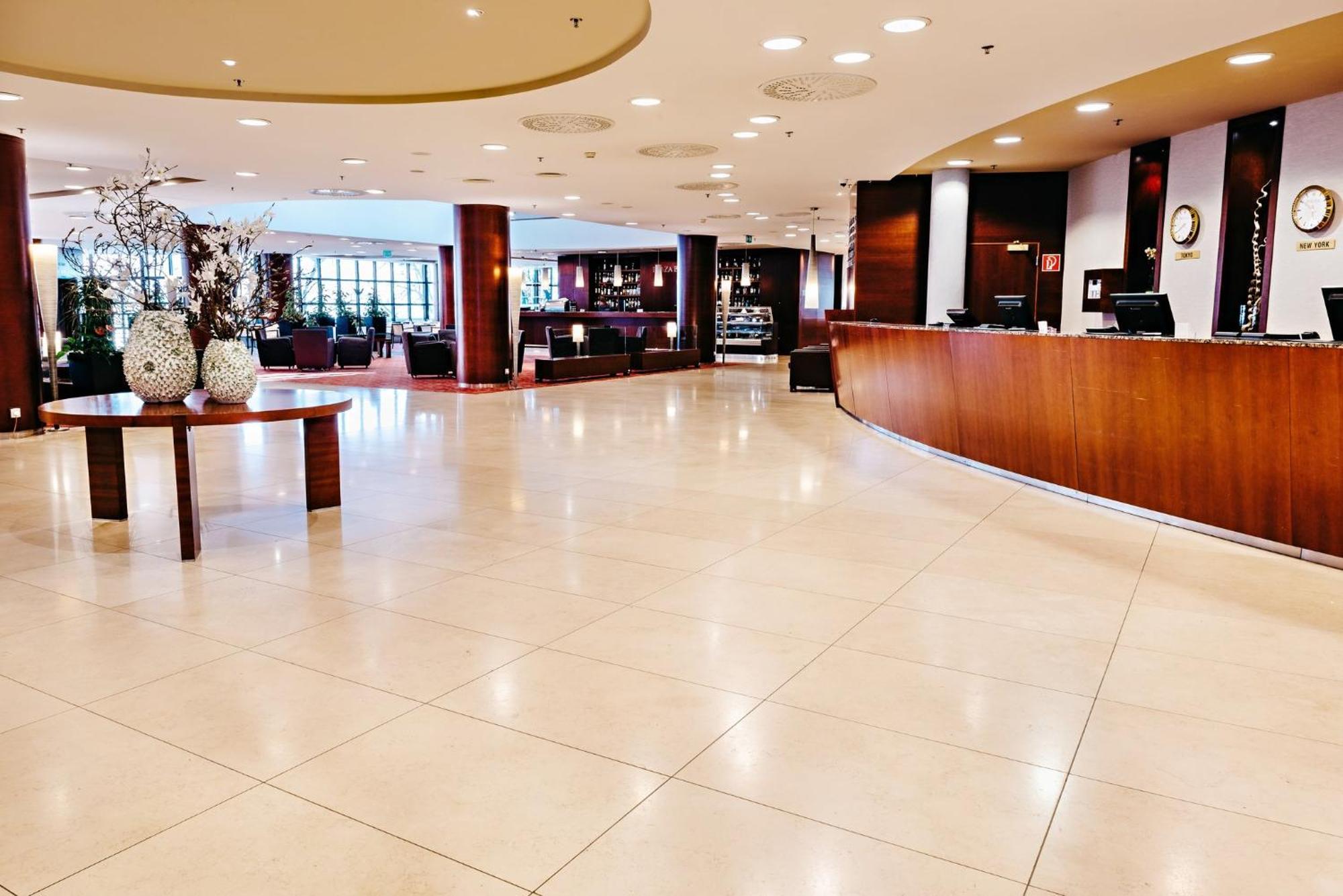 Crowne Plaza By Ihg Hotel