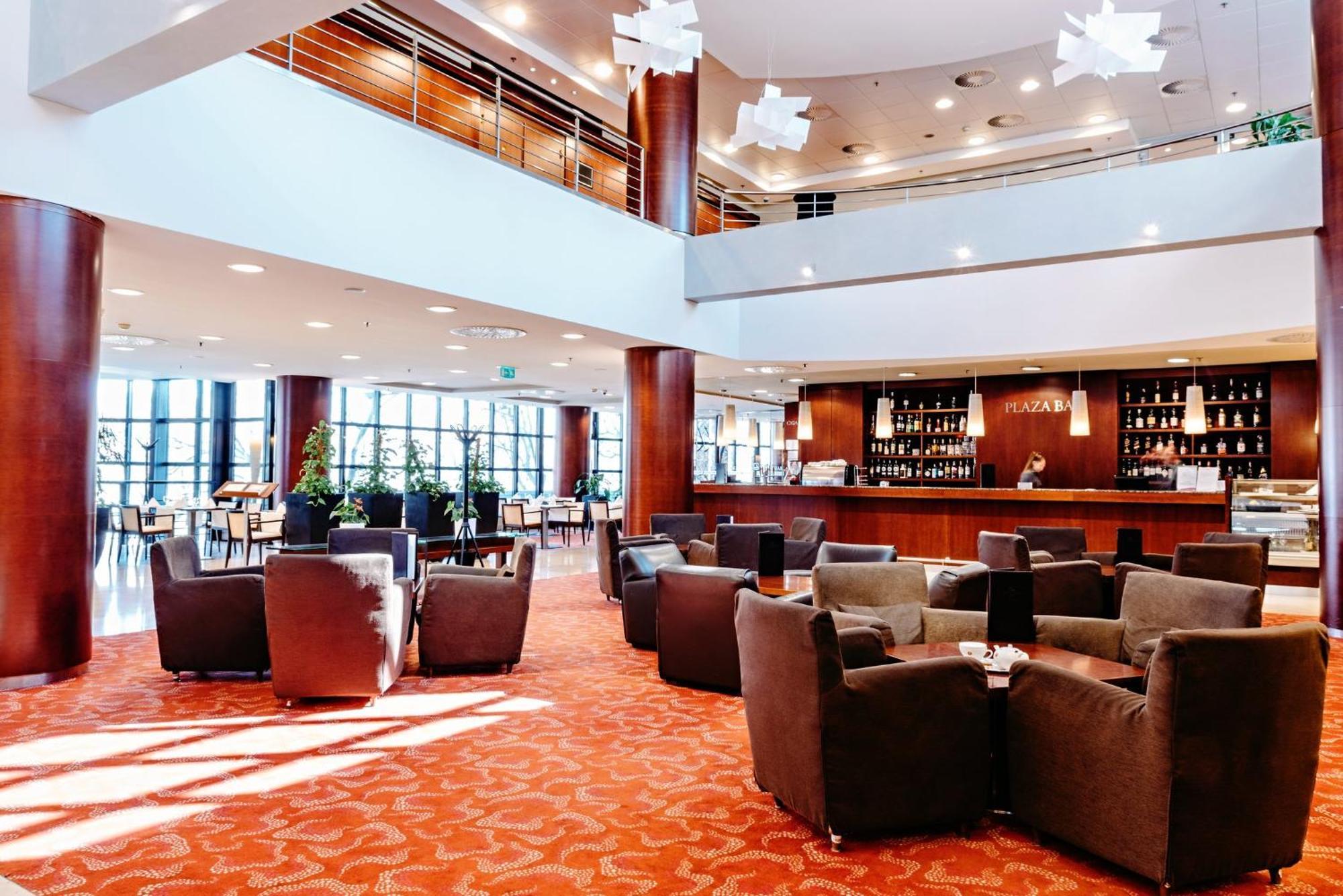 Crowne Plaza By Ihg Hotel 4*