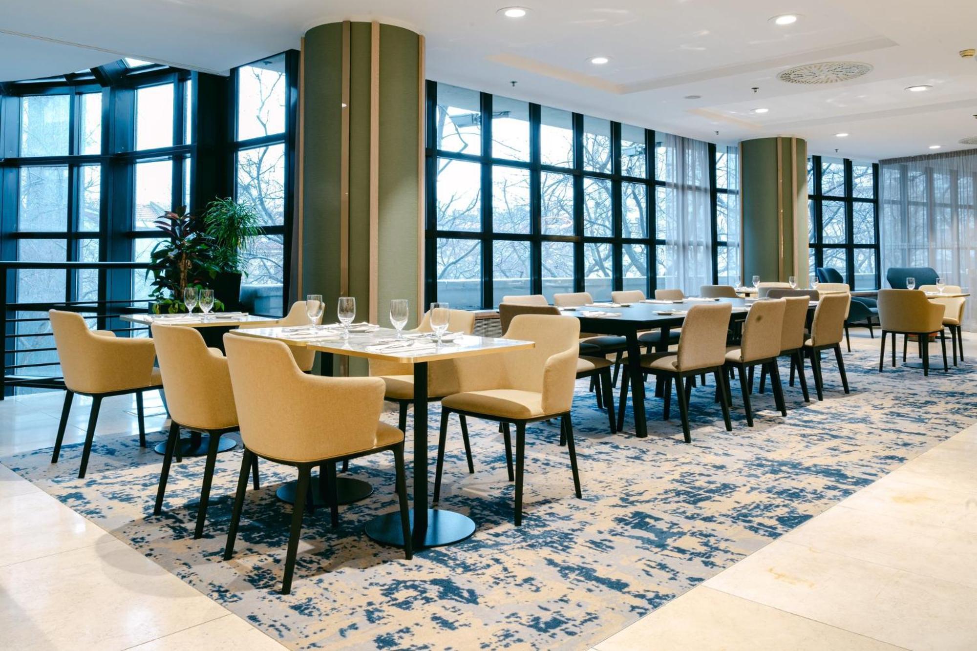 Crowne Plaza By Ihg Hotel