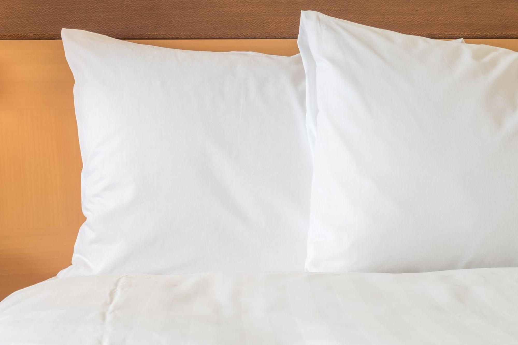 Crowne Plaza By Ihg Hotel 4*