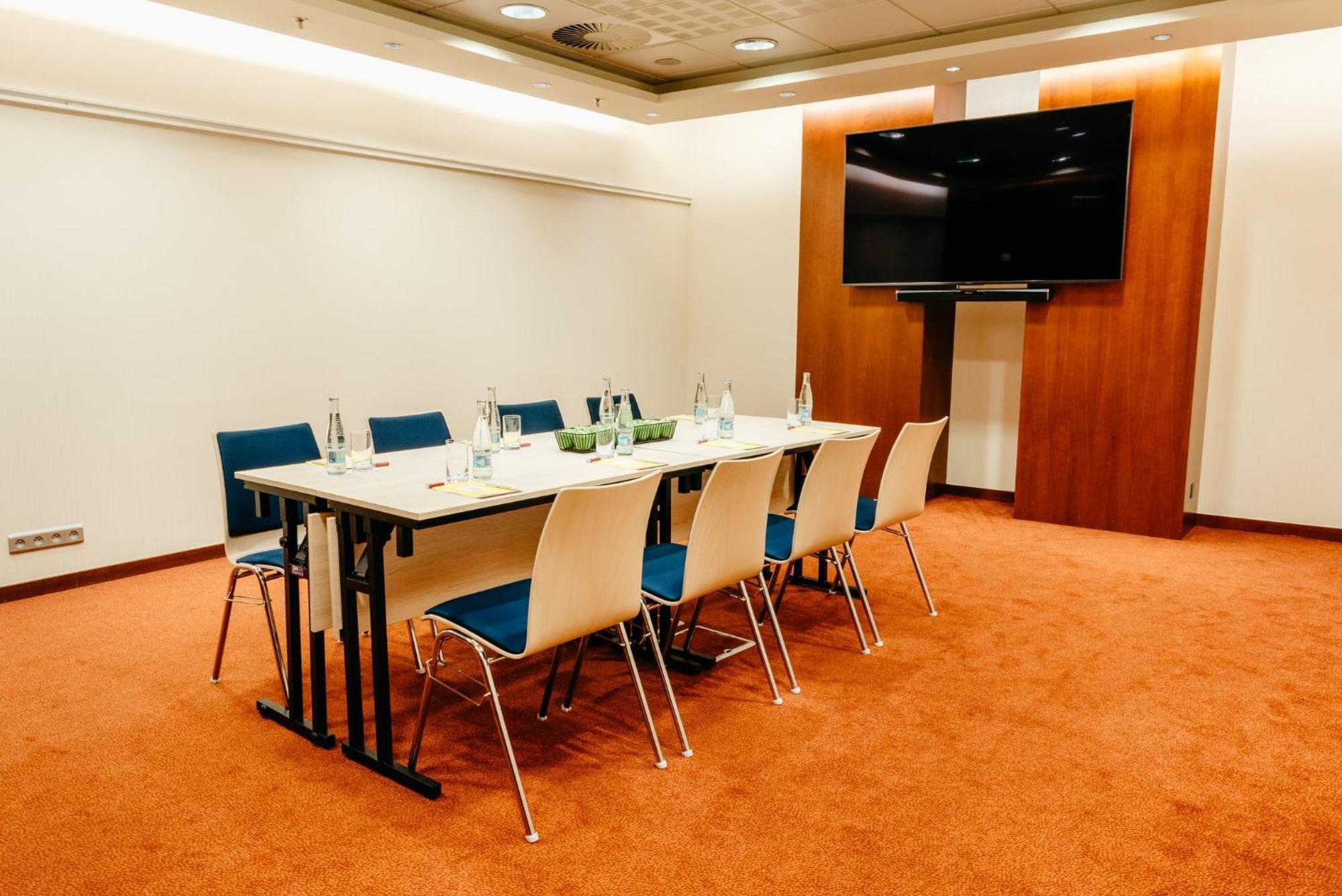 Hotel Crowne Plaza By Ihg 4*