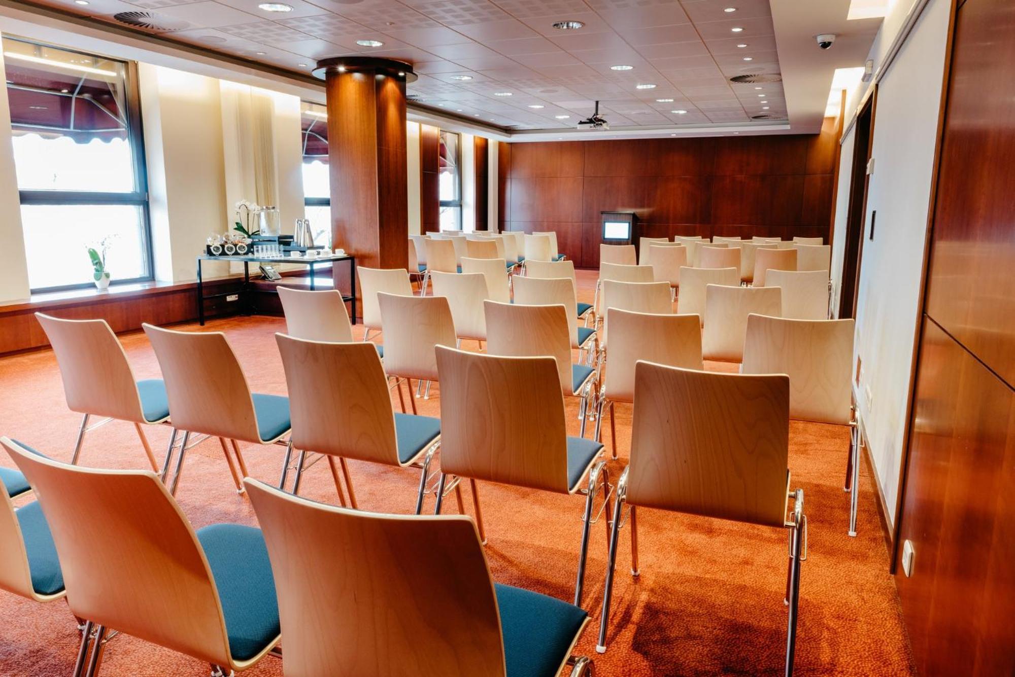 Crowne Plaza By Ihg Hotel Bratislava