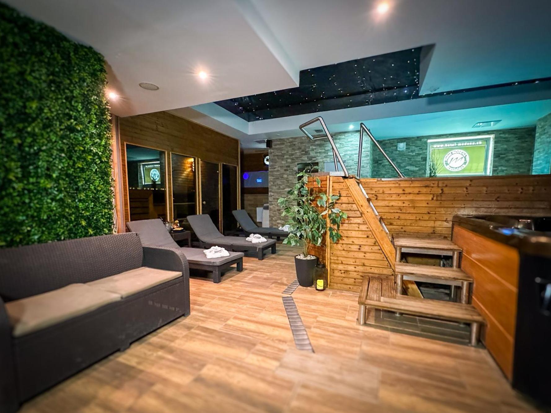 Modena Hotel 3*