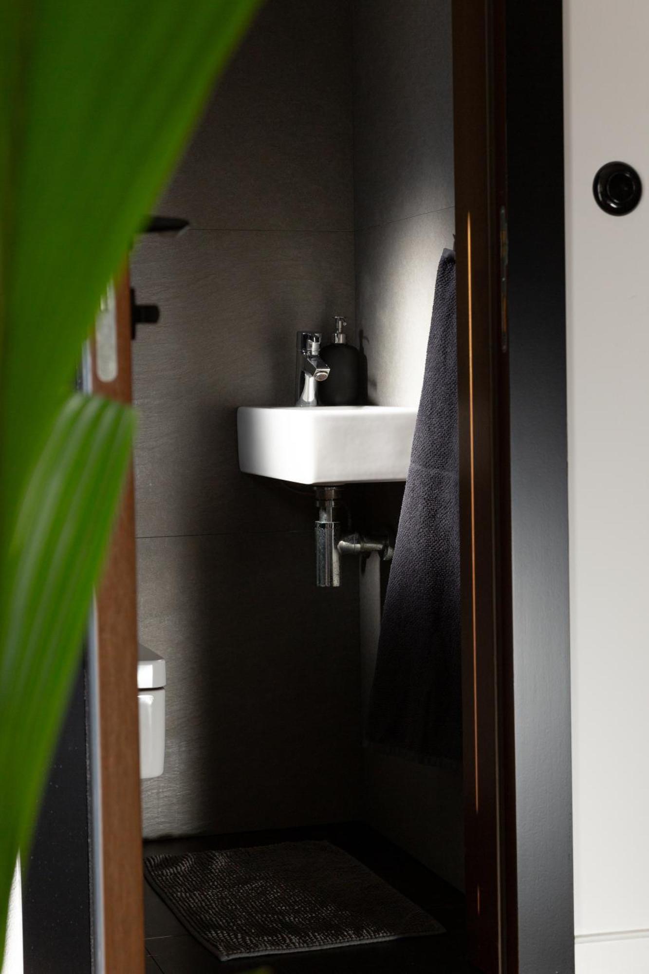 Apartment Evergreen - Old Town Spacious Stylish With Ac And One And A Half Bath, Baby & Kid- Friendly Bratislava