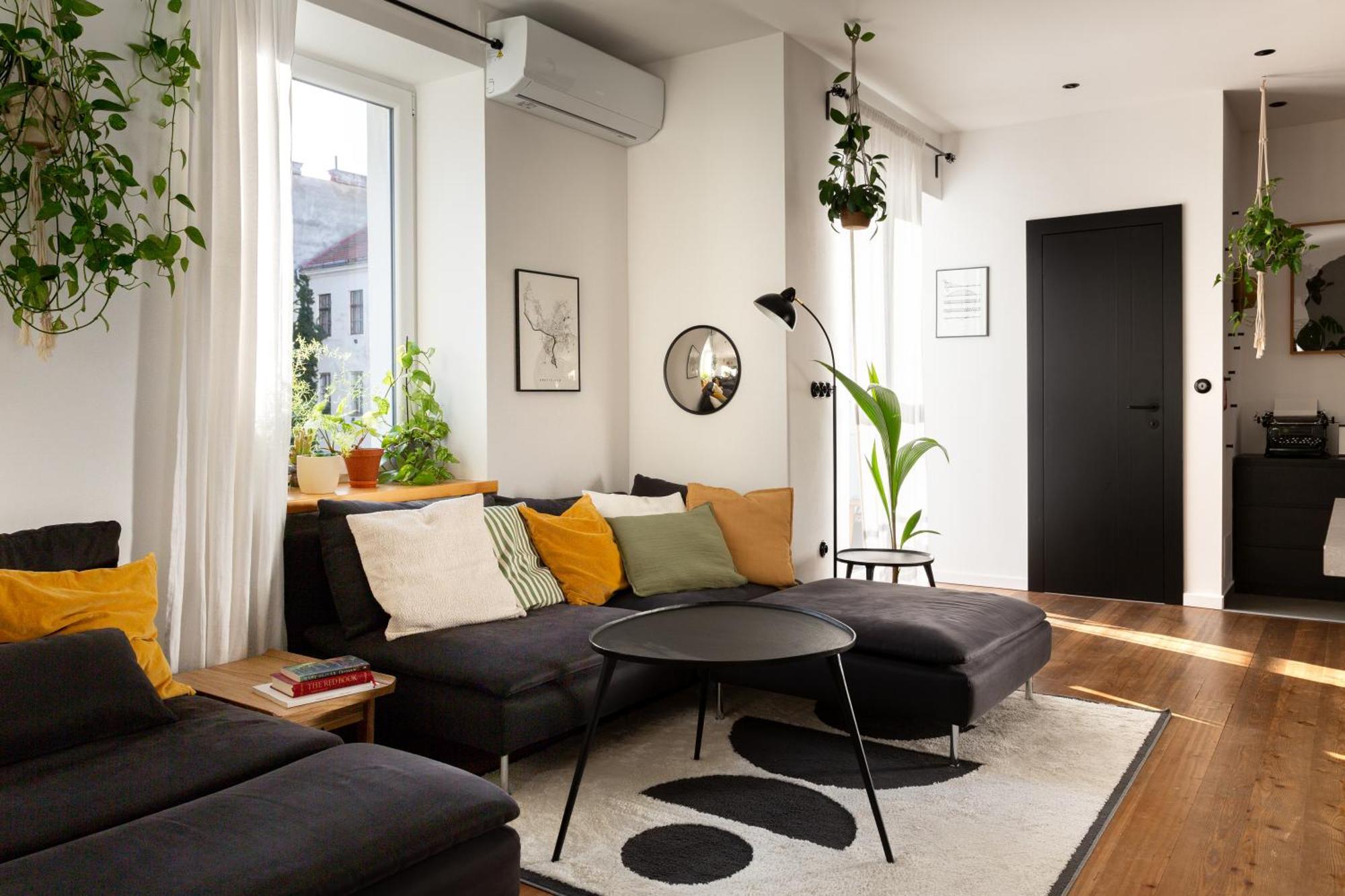 Evergreen - Old Town Spacious Stylish With Ac And One And A Half Bath, Baby & Kid- Friendly * Bratislava