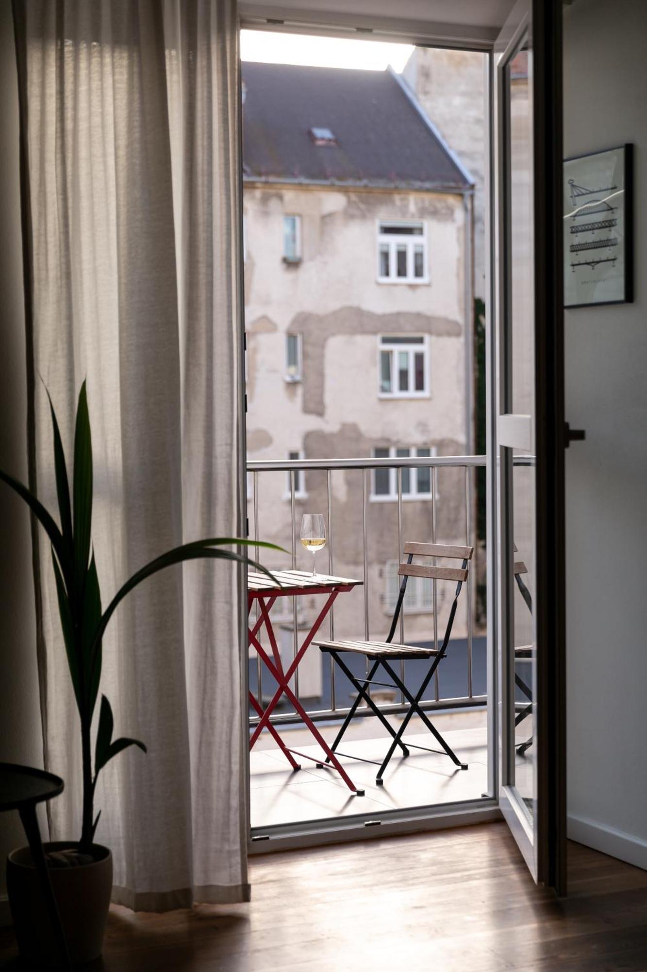 Evergreen - Old Town Spacious Stylish With Ac And One And A Half Bath, Baby & Kid- Friendly Bratislava
