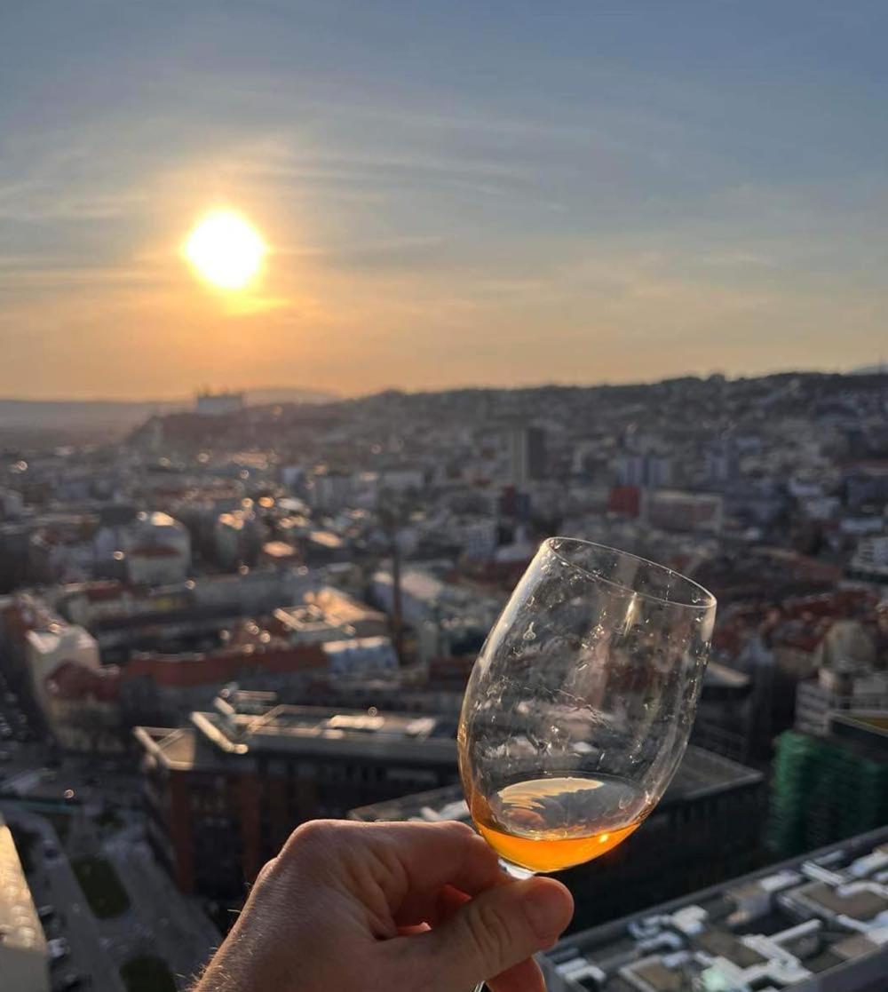 Apartment With Sunset View Over