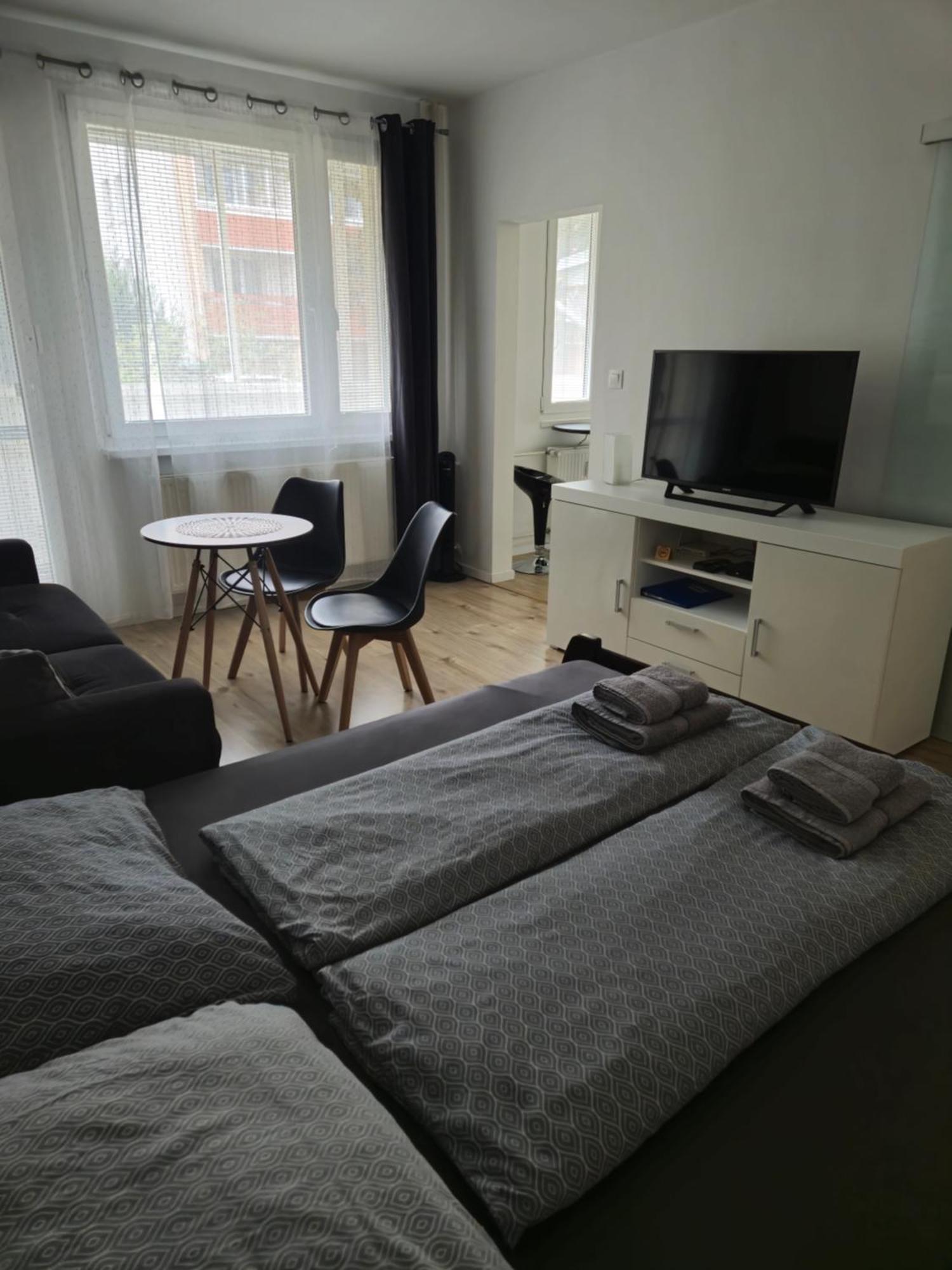 Klimka With Balcony, Free Wifi And Free Parking * Bratislava