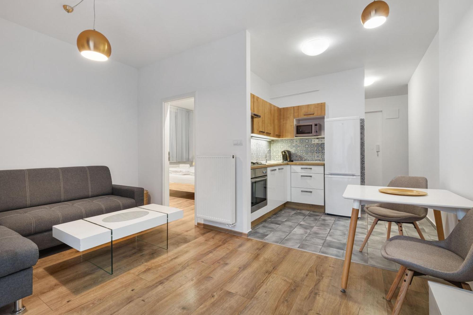 Glorious Space In Centre