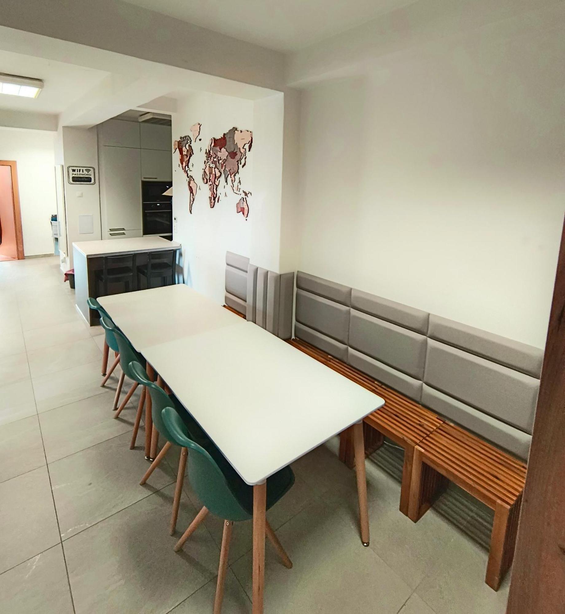 Apartmán Big - 4 Bedroom, 2 Bathroom With Ac