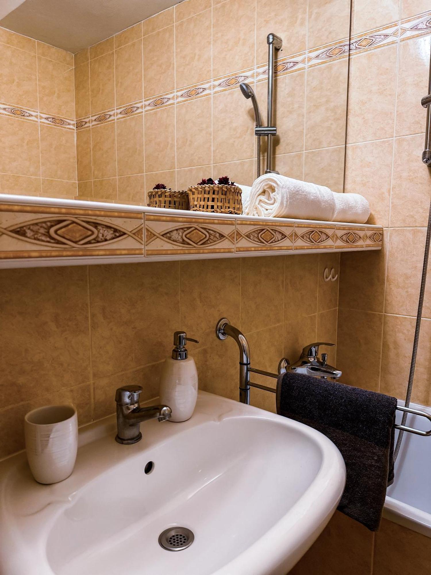 Adm Historic Center - Netflix,coffee, Ac Bratislava