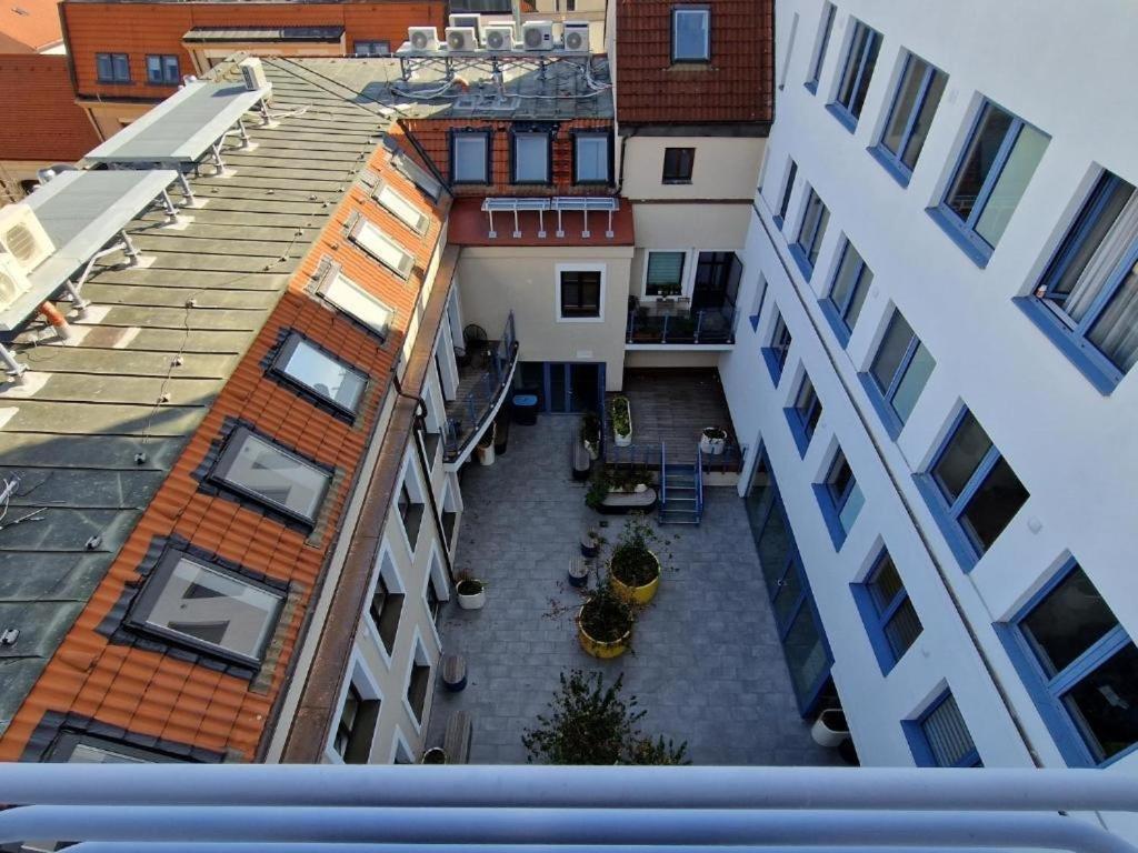 Peaceful Oldtown Free Parking 2-bedroom Bratislava