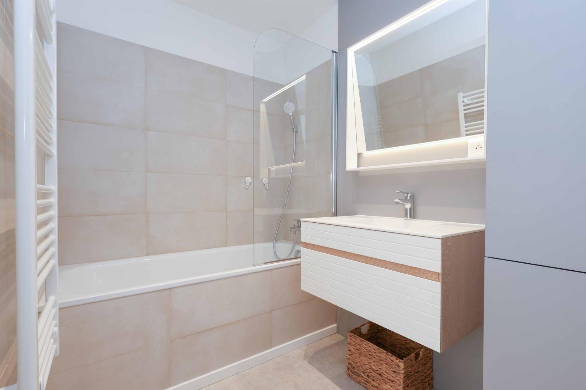 Peaceful Oldtown Free Parking 2-bedroom Apartment