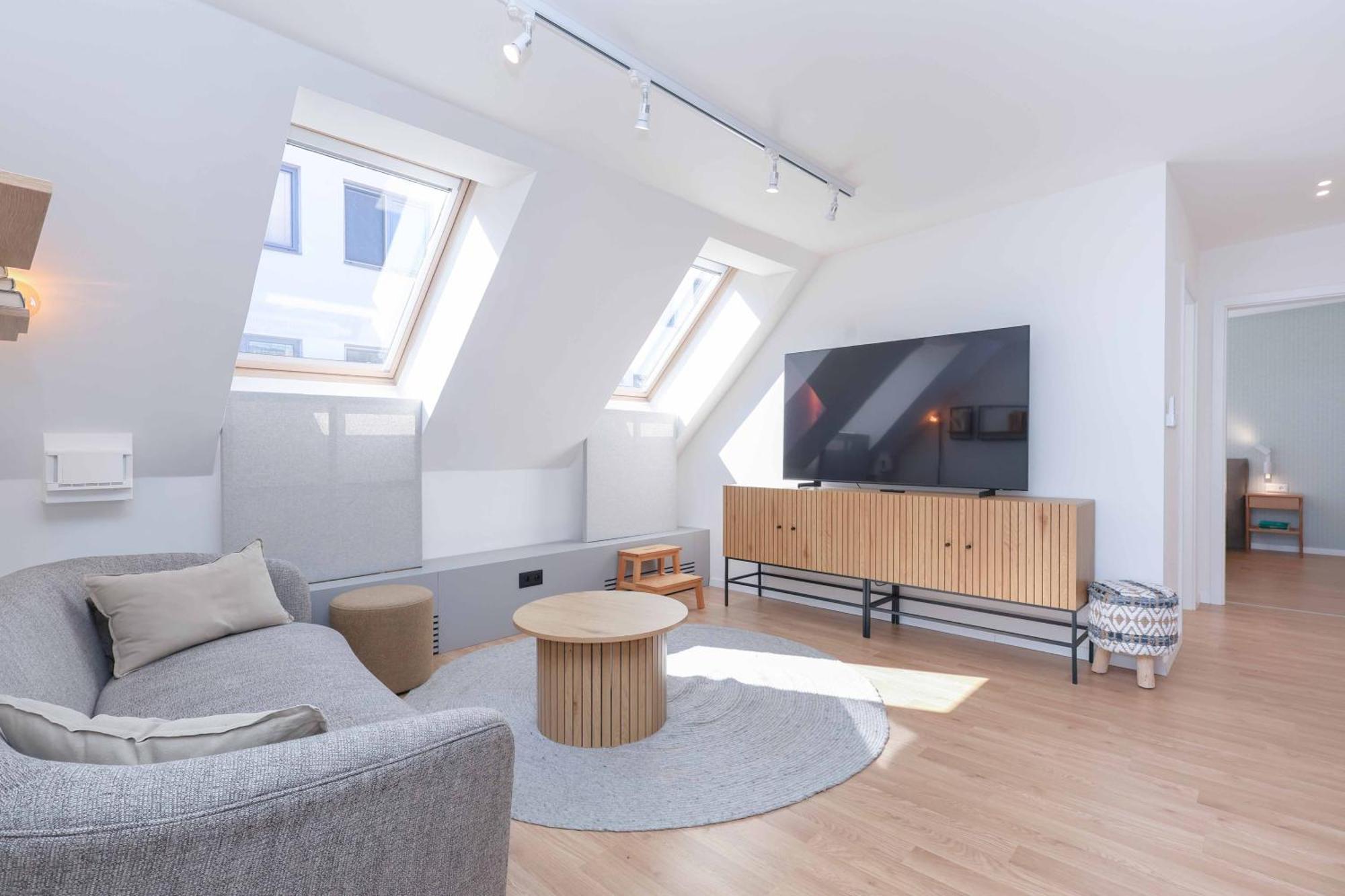 Peaceful Oldtown Free Parking 2-bedroom Apartment *