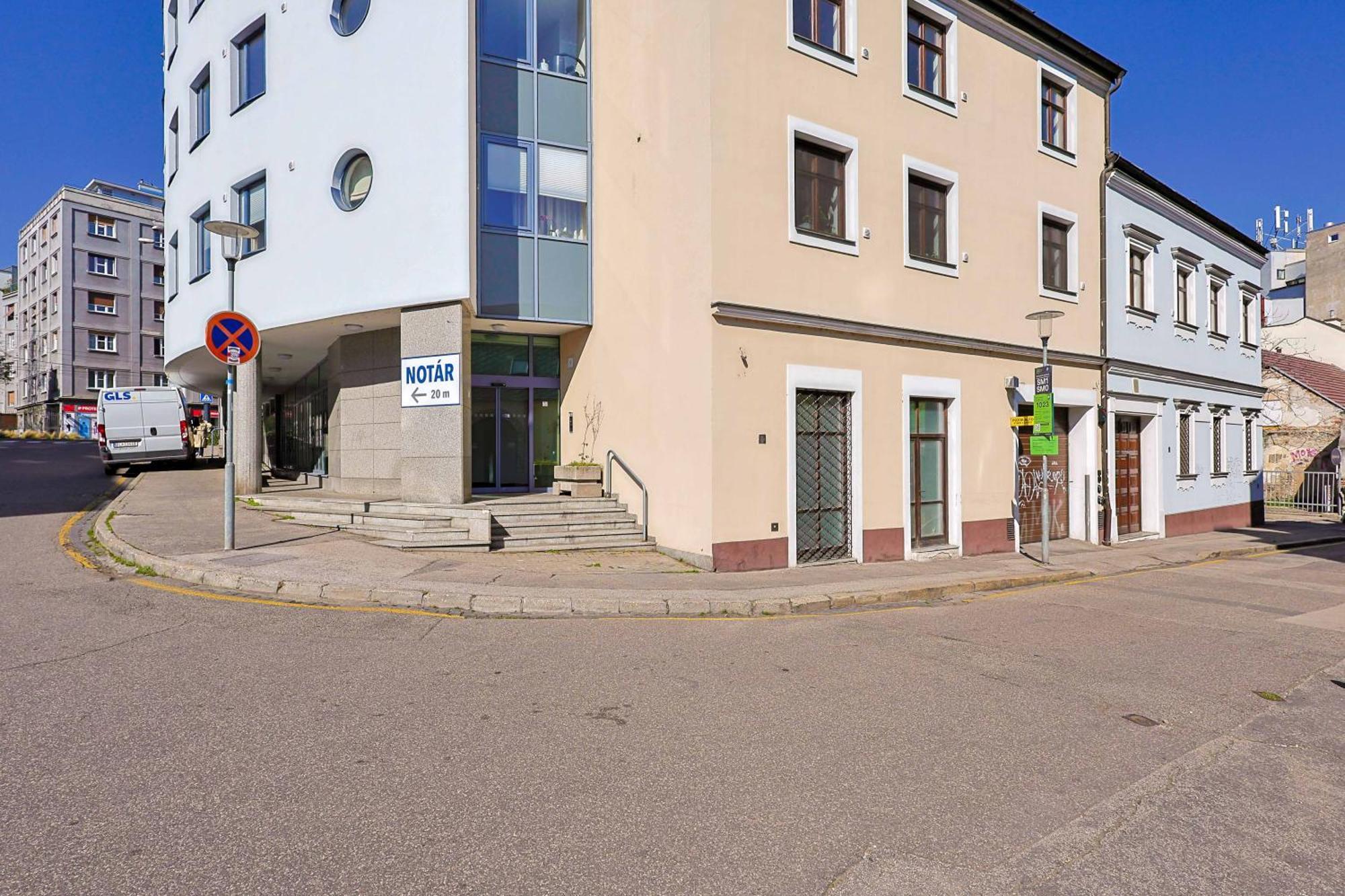 Peaceful Oldtown Free Parking 2-bedroom Apartment
