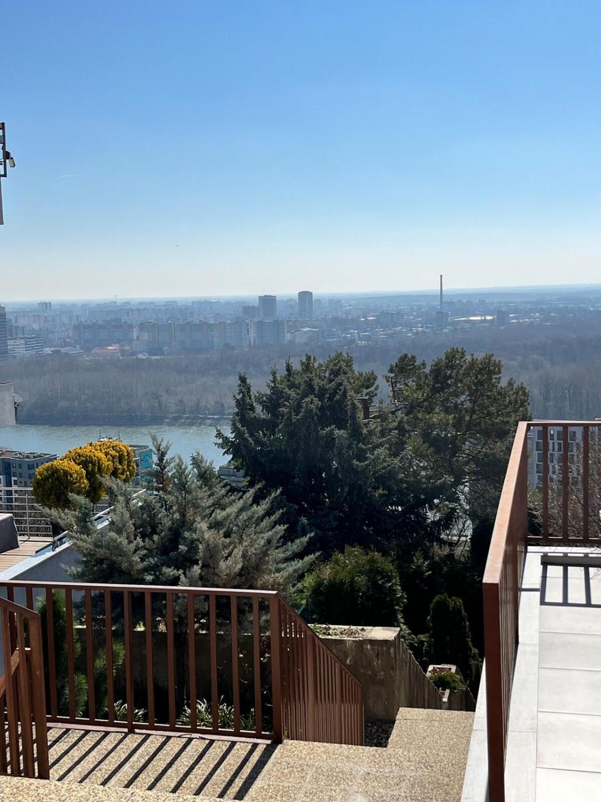 Amazing View Of The River Donau Apartment Bratislava