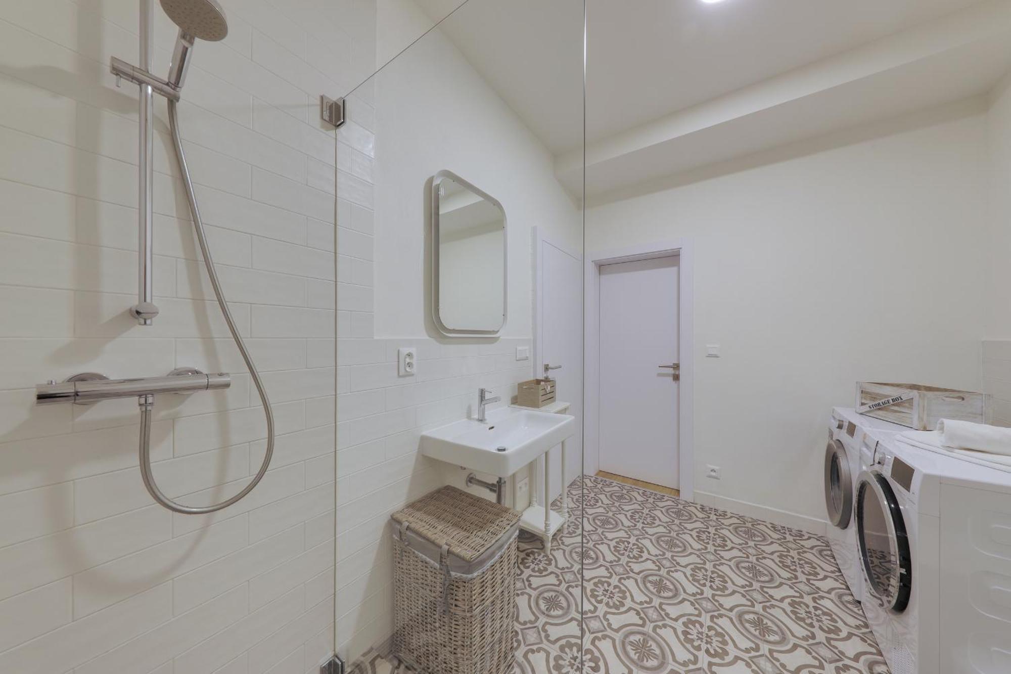 Shone Old Town 2 Bedroom Apartment Bratislava