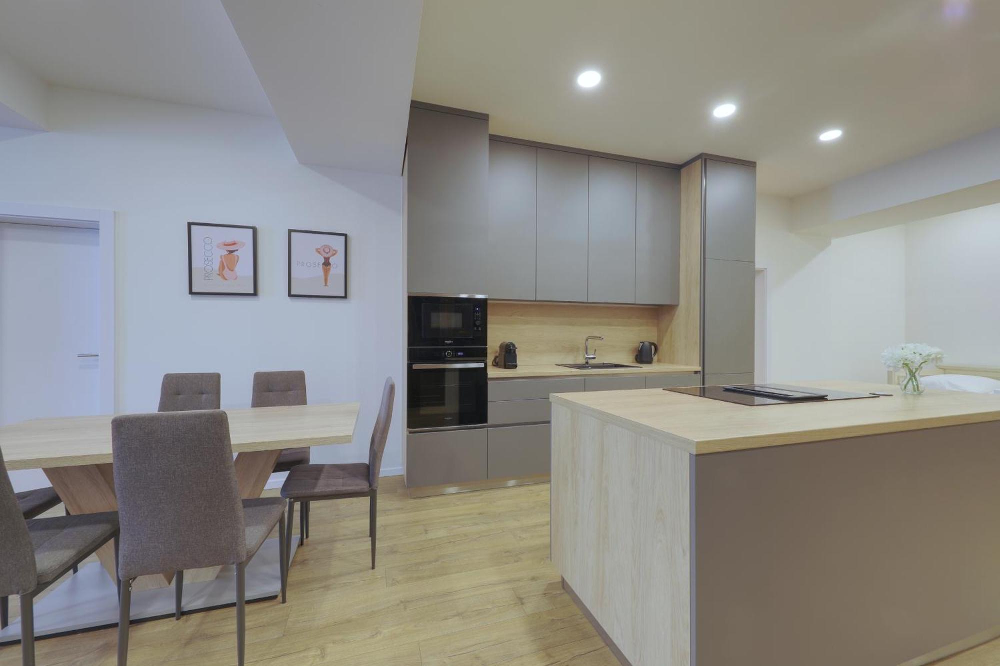 Shone Old Town 2 Bedroom * Bratislava