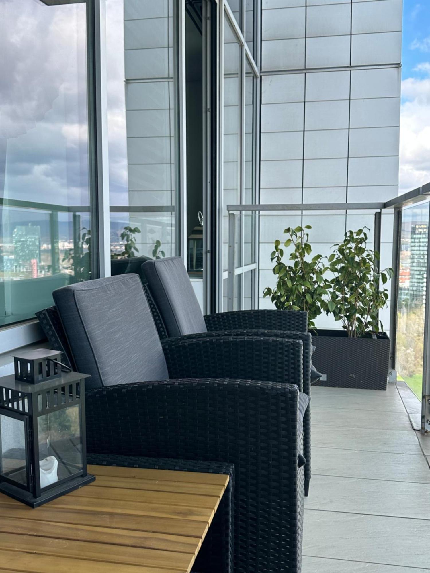 Comfy On The 20th Floor & Free Parking Apartment *