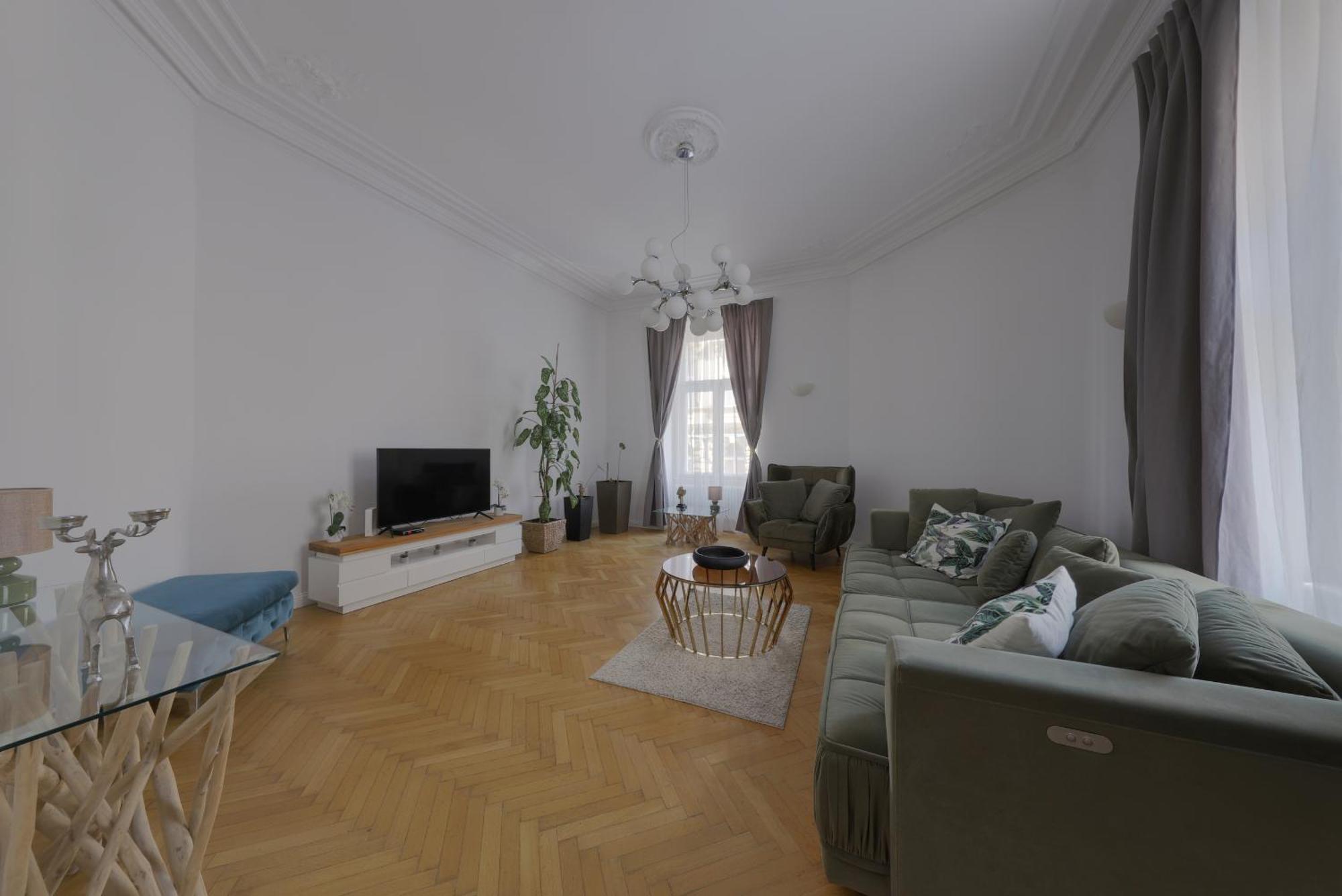 Beautiful At The Old Town Apartment Bratislava