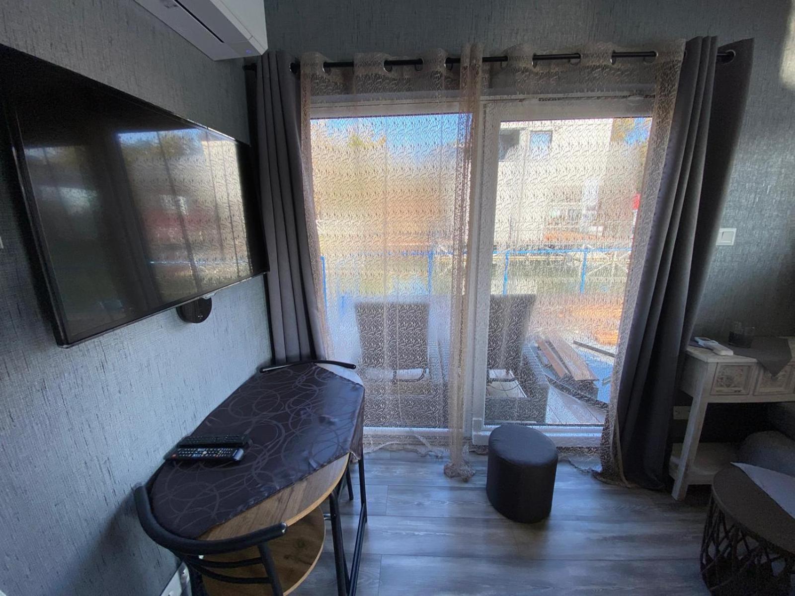 Apartment Houseboat Na Dunaji -
