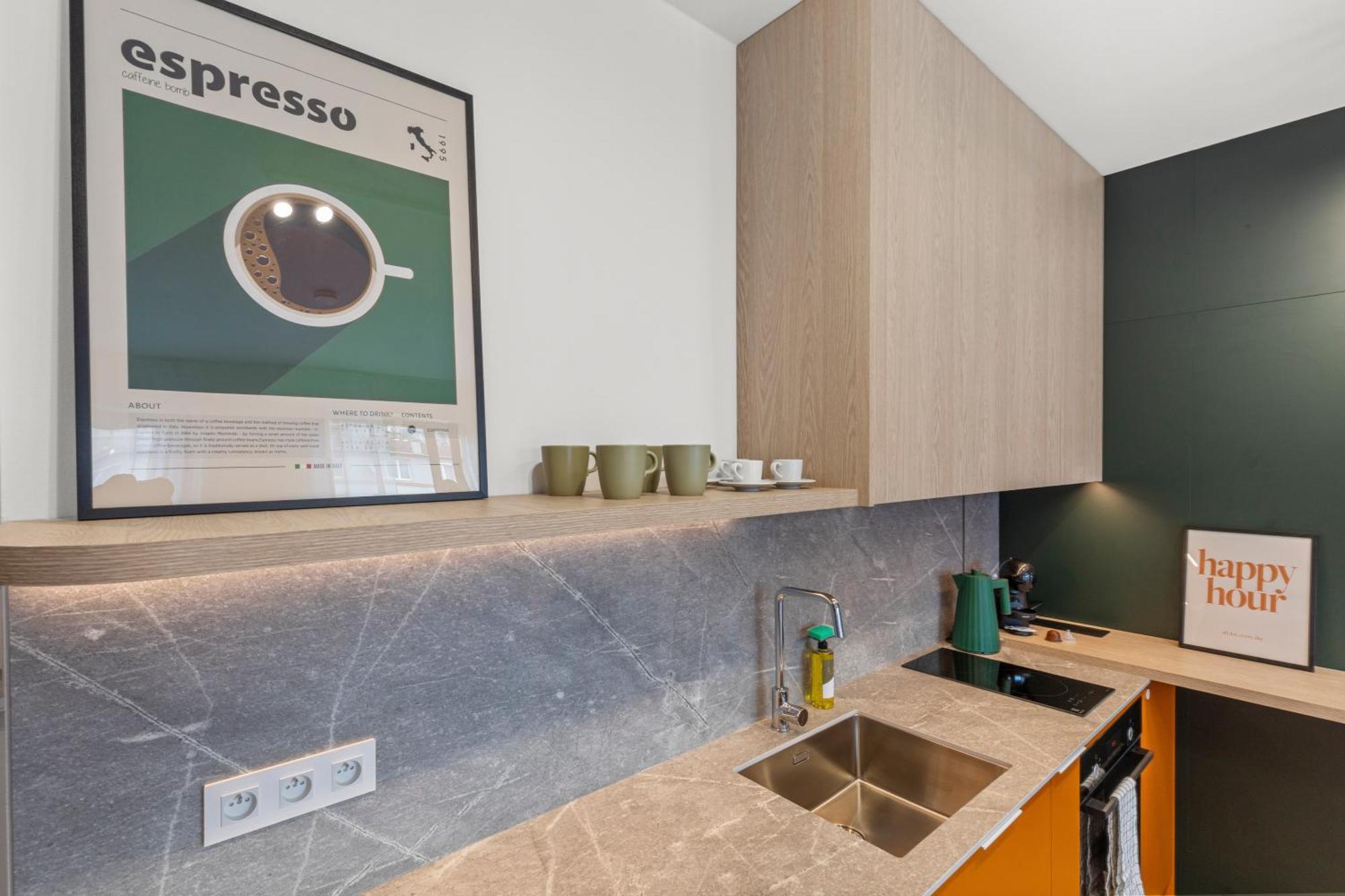 Lam Orange Ac - Balcony Pressburg