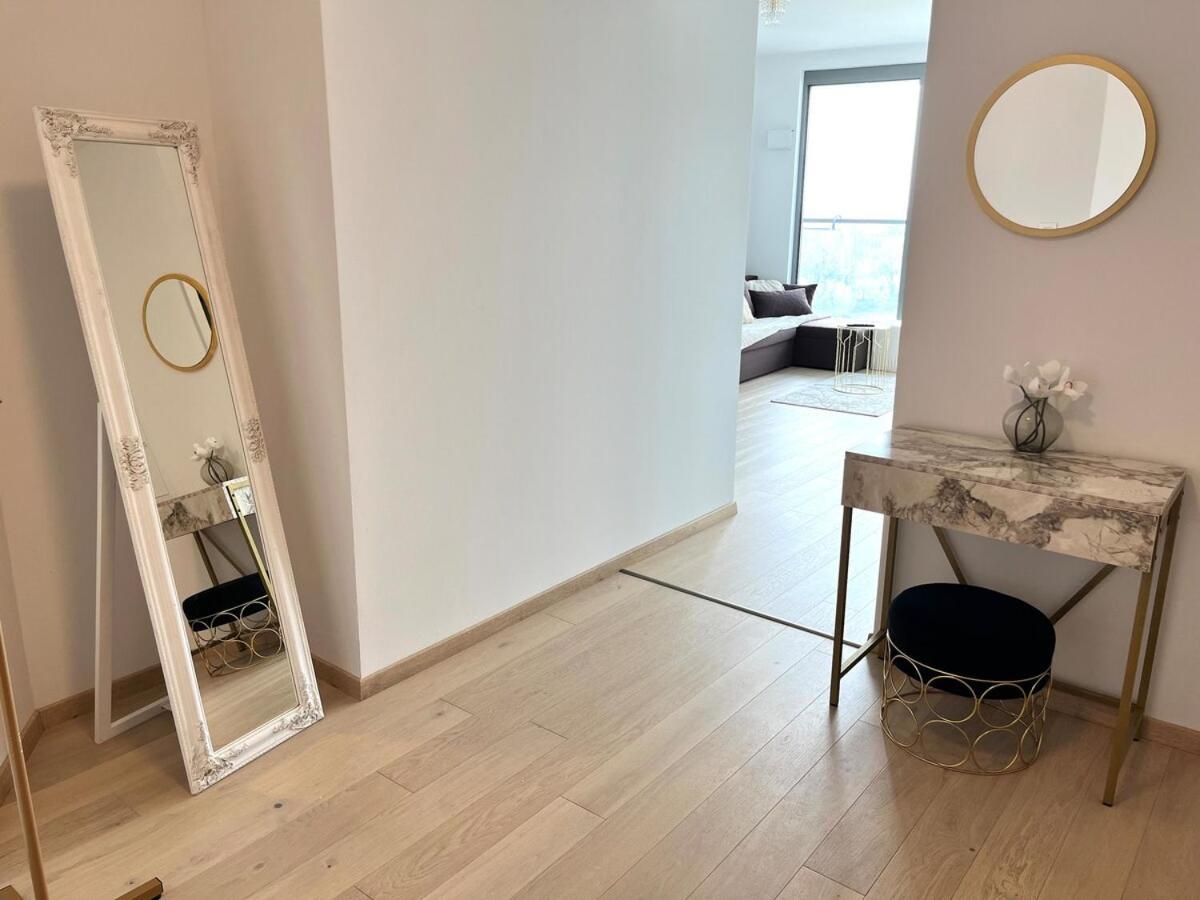 Apartment Luxury Aparment In Eurovea Tower Bratislava