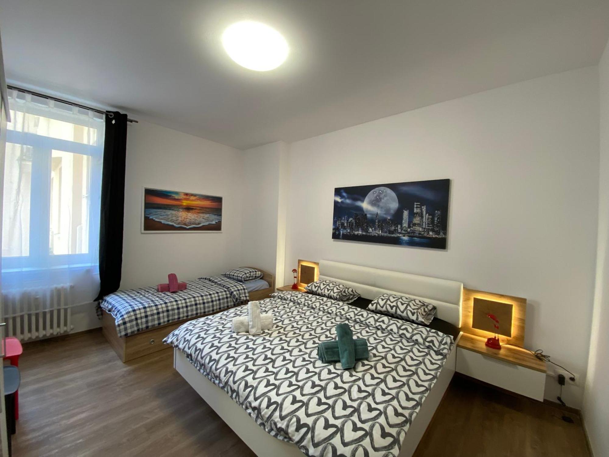 Apartment Art Design Gallery - Centre