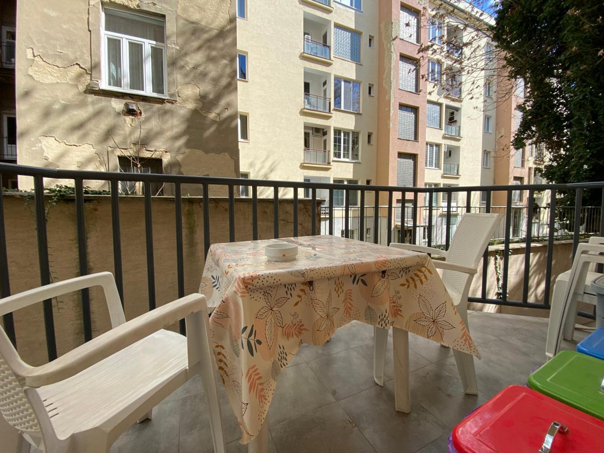 Apartment Art Design Gallery - Centre *