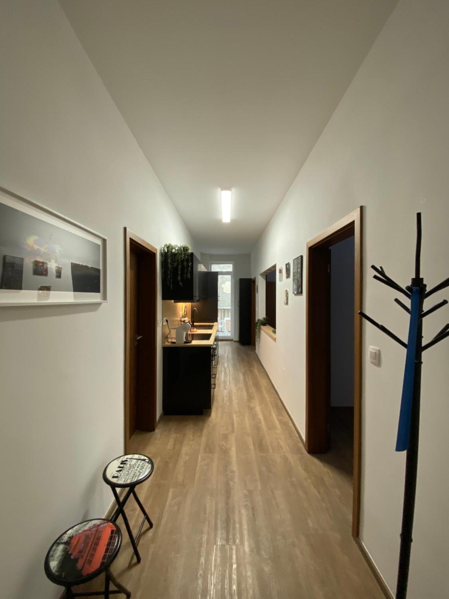 Apartment Art Design Gallery - Centre